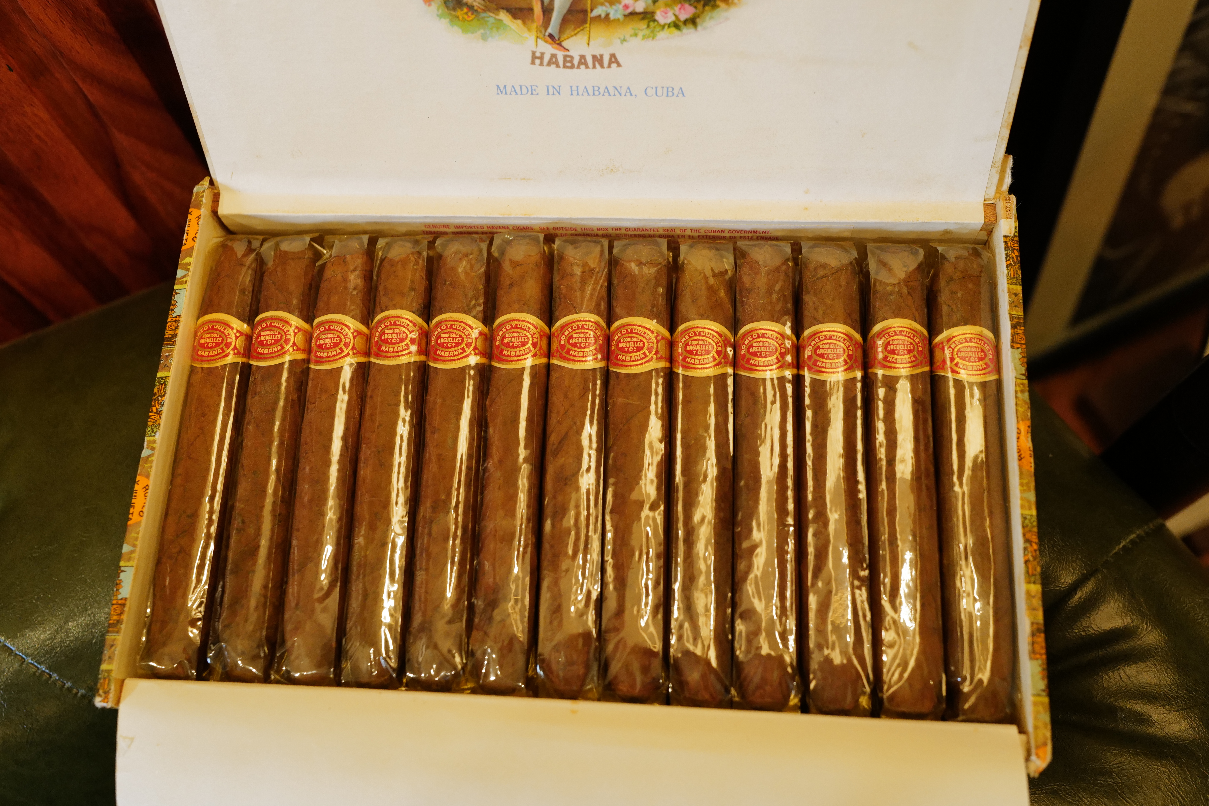 Romeo y Julieta Perfectos 1980s (羅密歐與朱麗葉 完美)