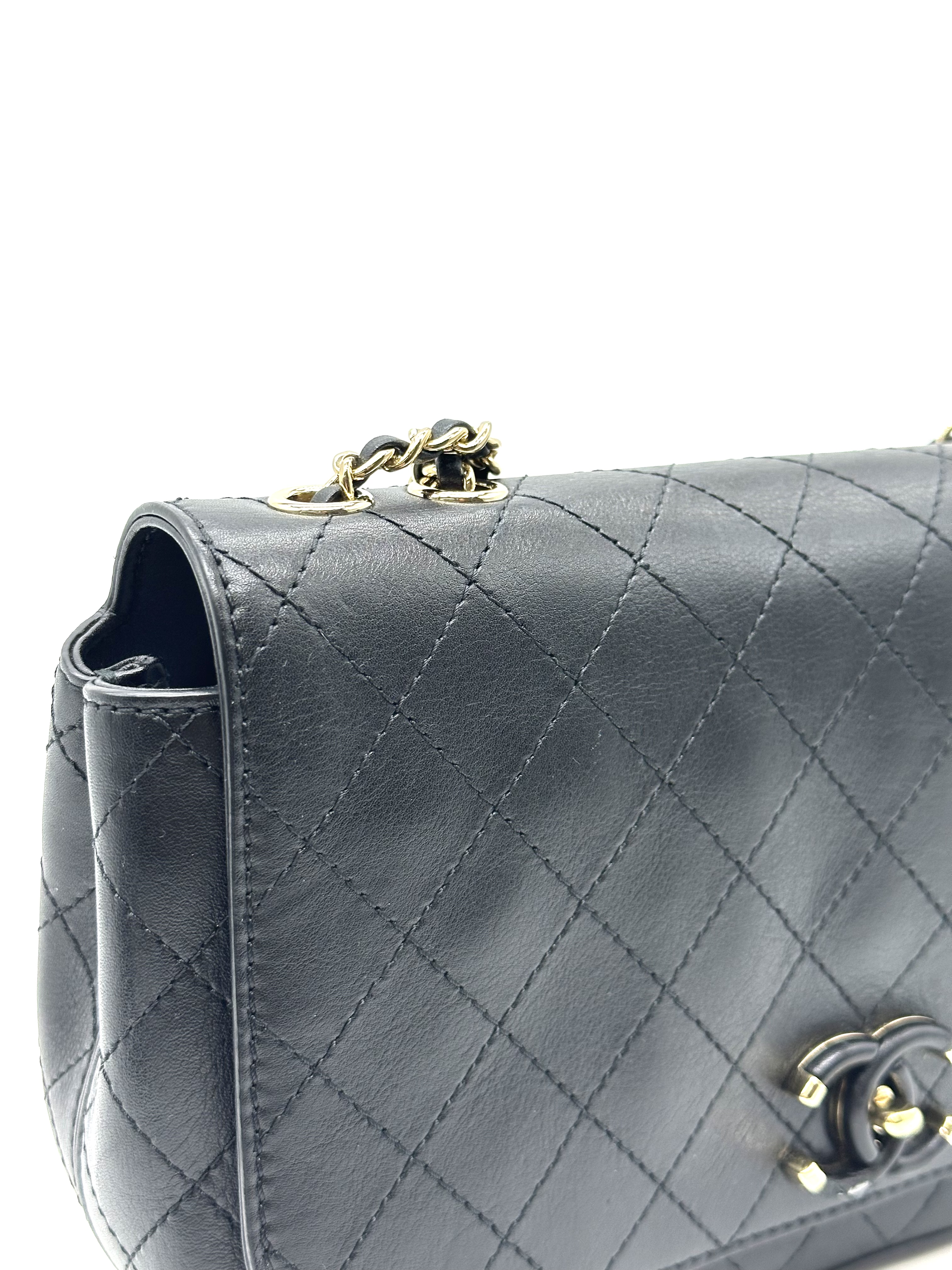 Pre-Owned Chanel Calfskin Stitched CC Case Flap Bag / Product Code: 26040910