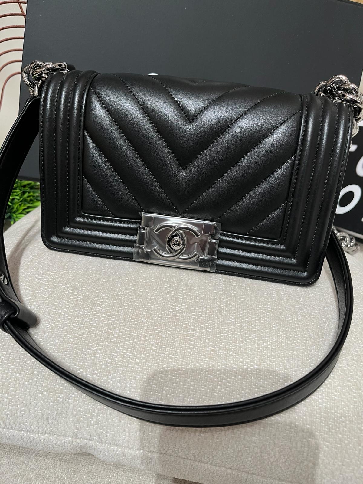 Chanel Boy small 20cm A67085 黑色牛皮亮面銀扣  100%Authentic,100%new全新貨品 ✅專門店收據✅晶片✅塵袋✅box