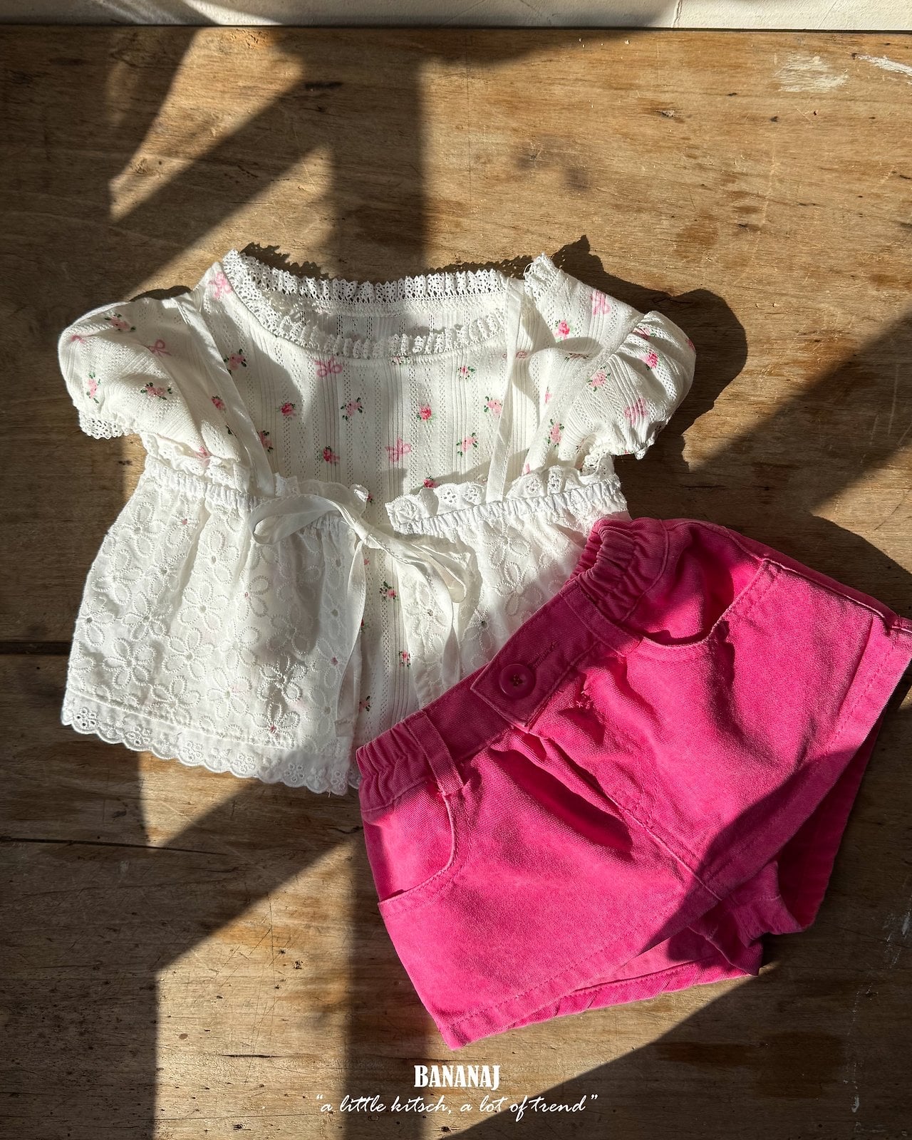 Bananaj | Lace sleeveless (M100-110)