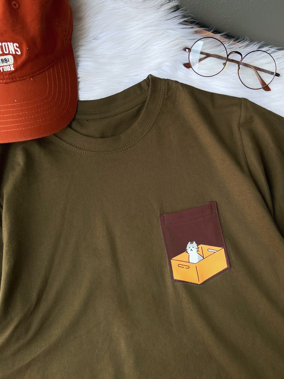 Meow Tee Pocket - 求包养