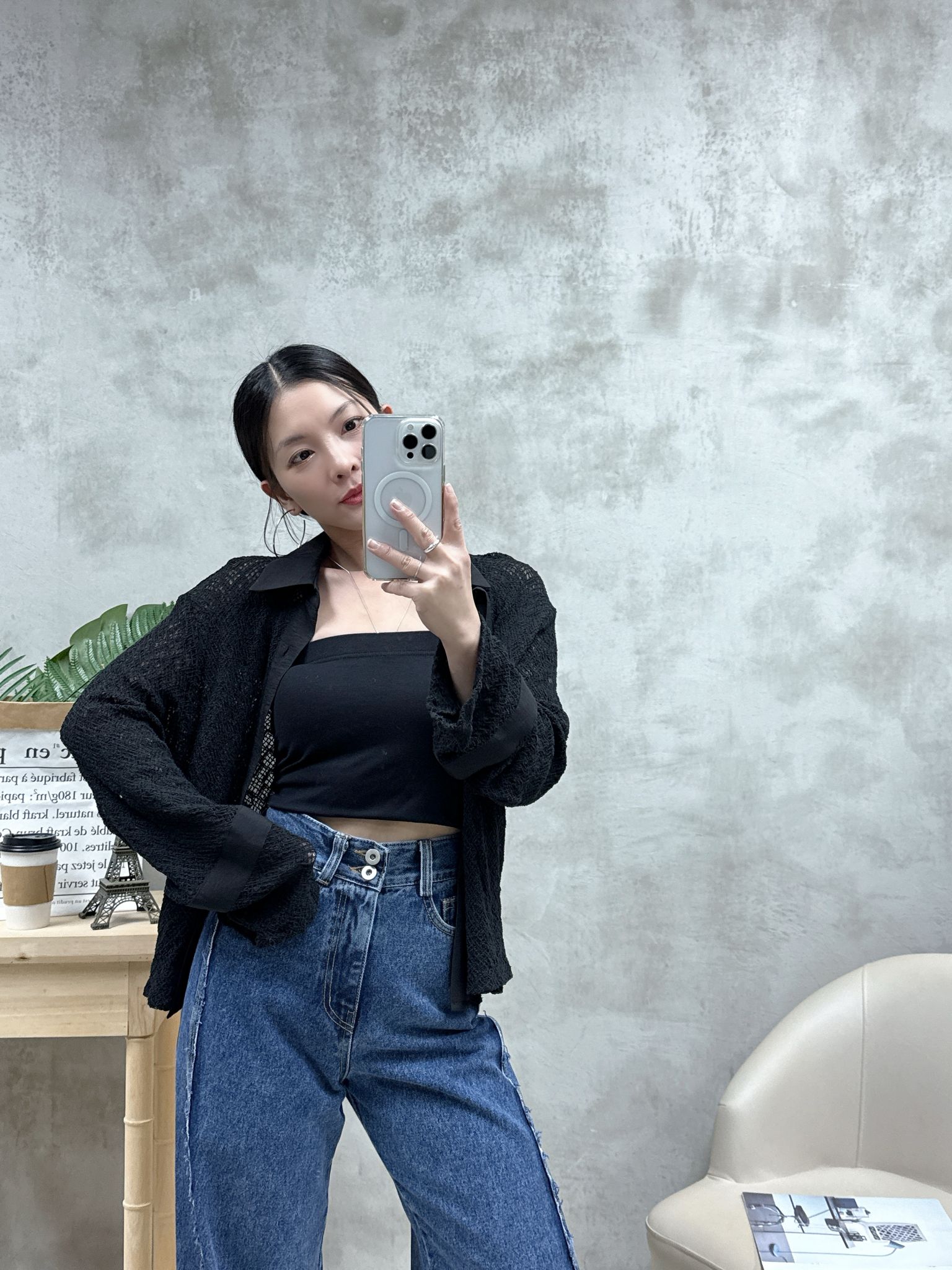 C05 交叉領網紋恤衫