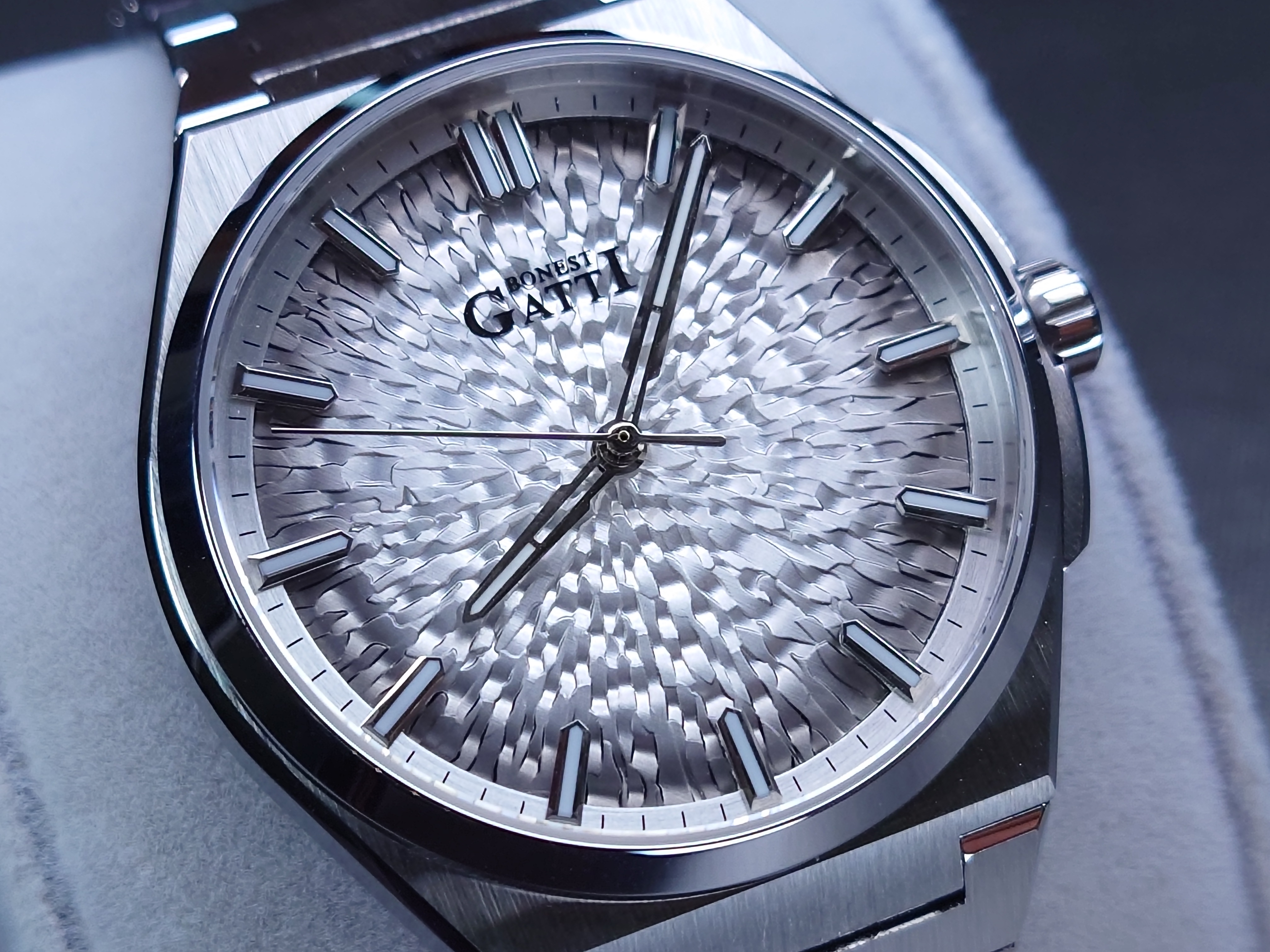 Bonest Gatti 冰裂紋一體式錶帶自動錶 BG8013-S2 Silver