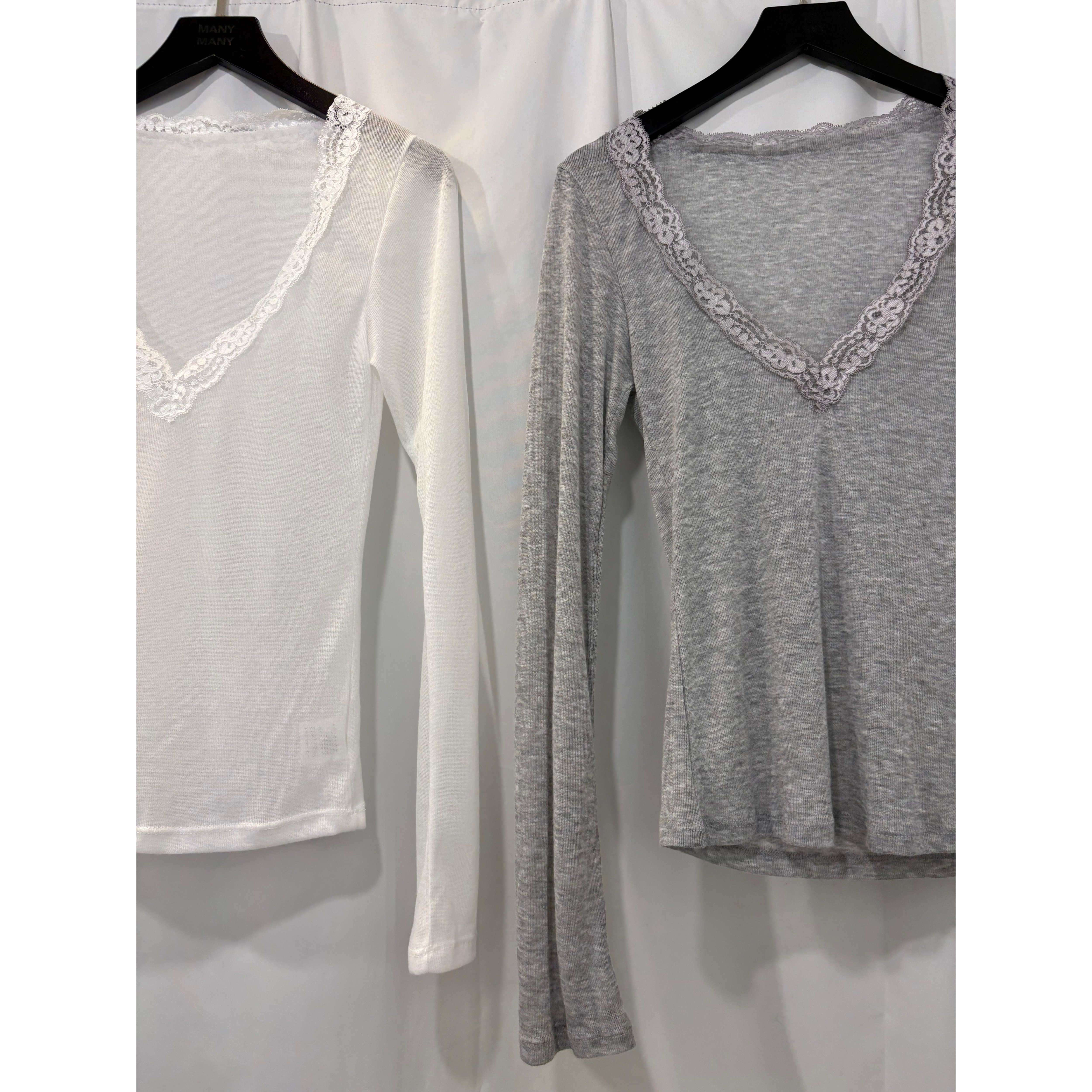 優惠價9月5截🐿️2608T《LACE TRIM SHEER TOP》