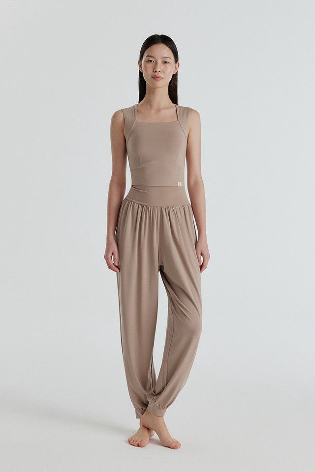 【美感粗肩帶TOP】預購_FEWFBT081 Banda Soft Square Crop Top by front2line
