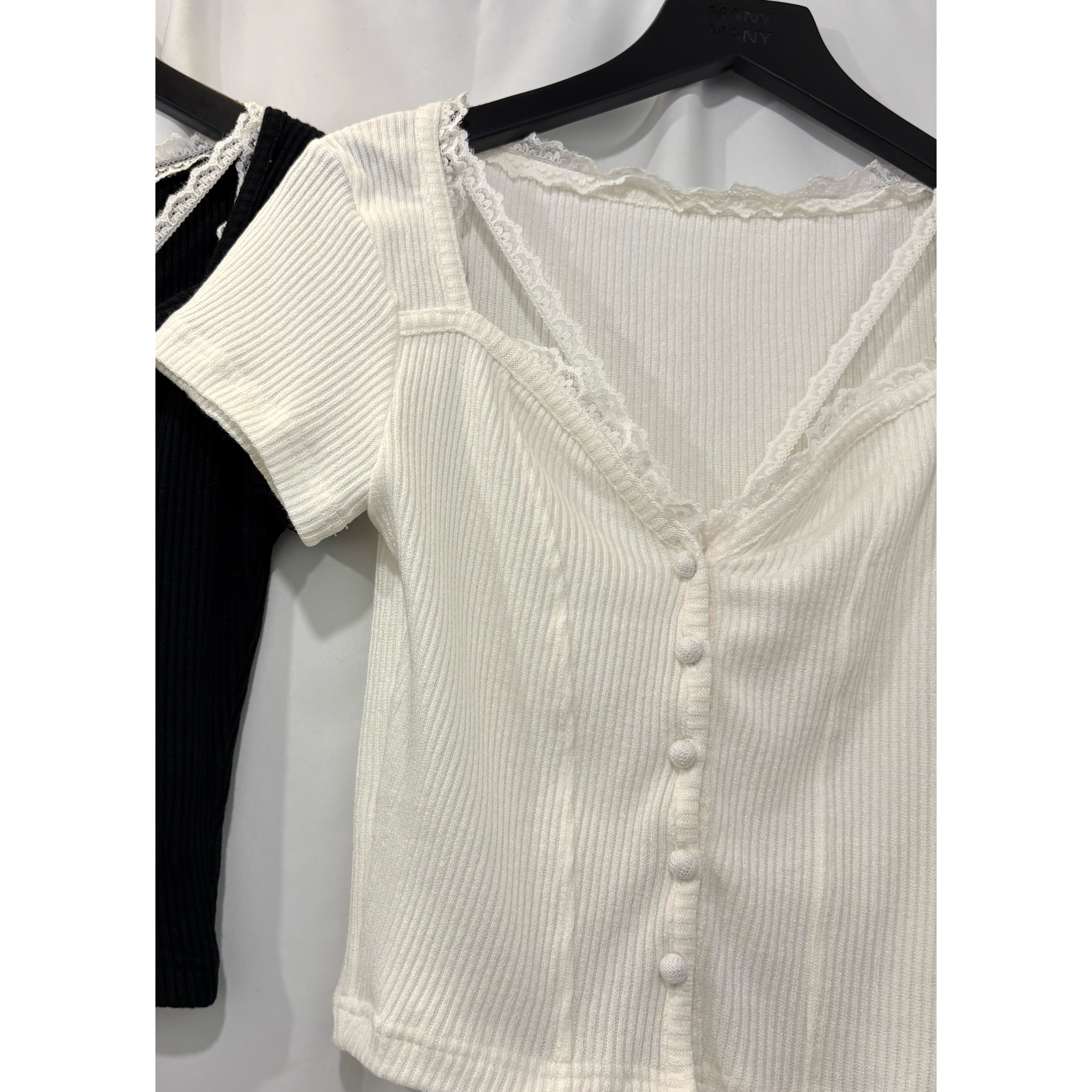 新品價5月8號截💙2605E《LACE PANEL TOP》
