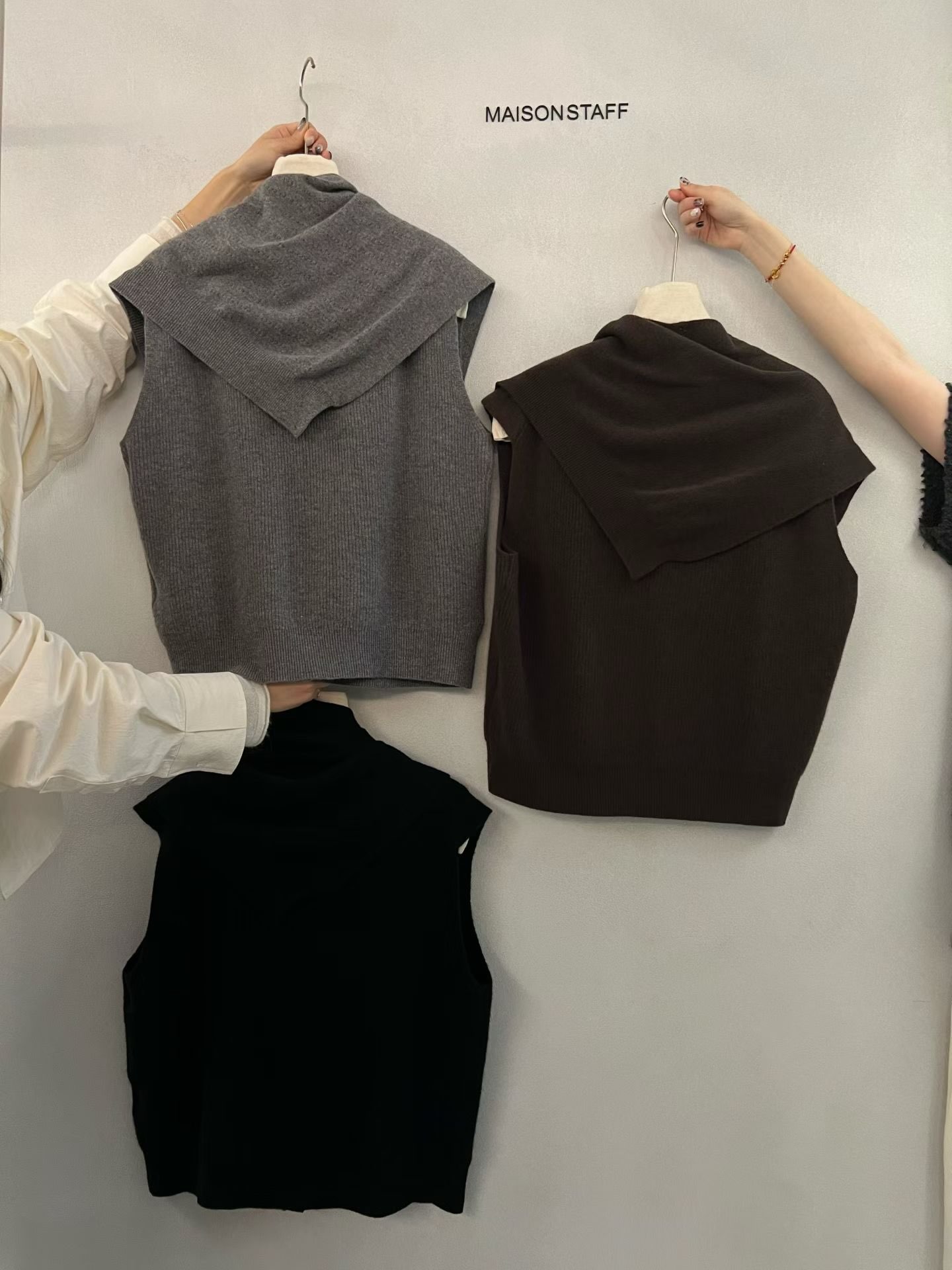 (2026FW) MAISONSTAFF - VEST  WITH SCARF