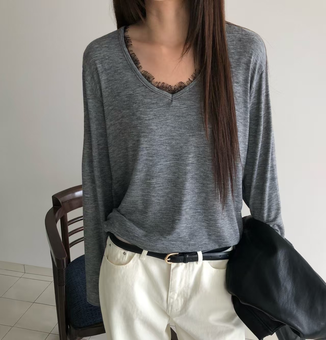 Lace 邊V 領Top