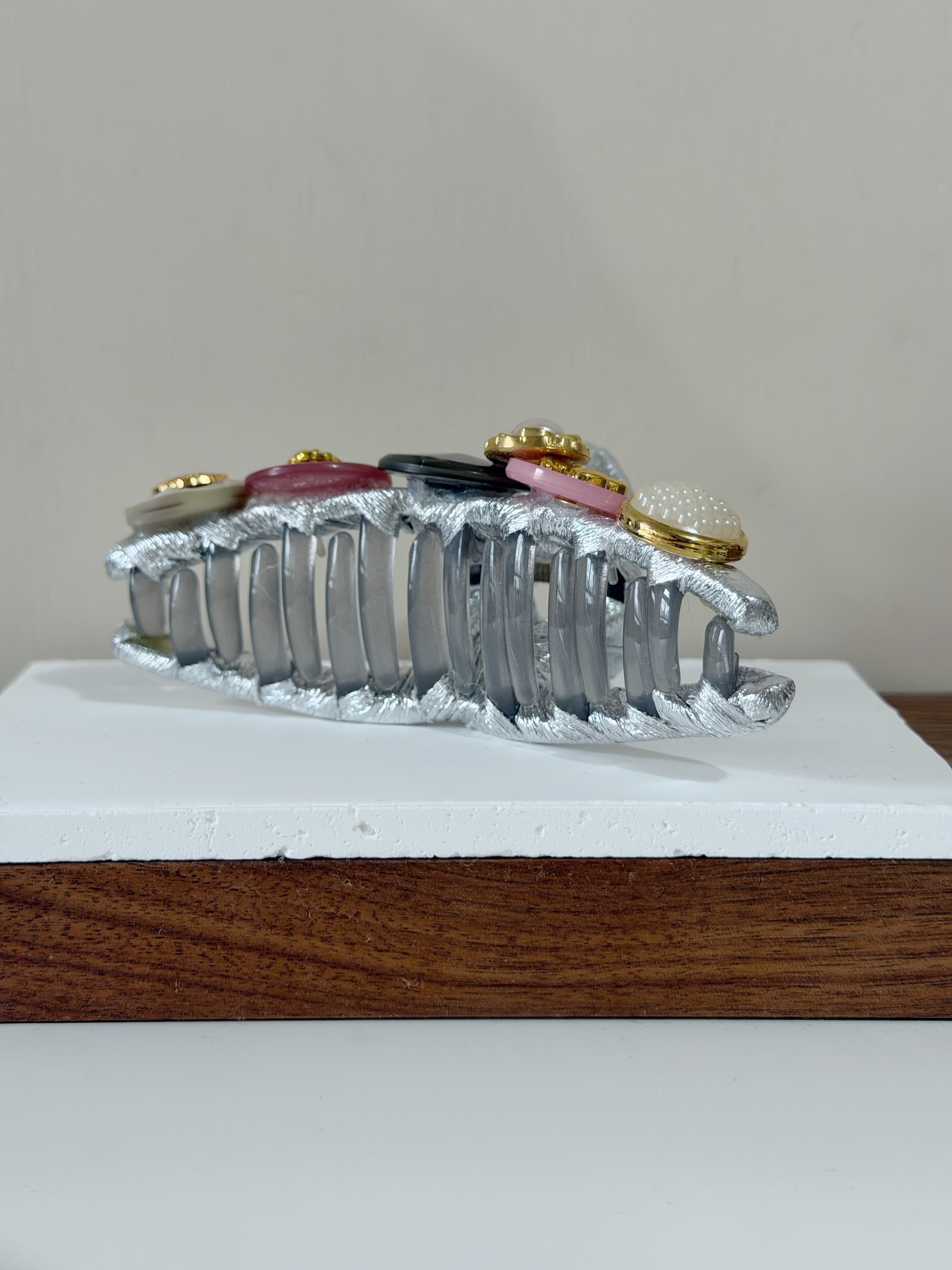 復古鈕扣髮夾/銀色系 11cm長