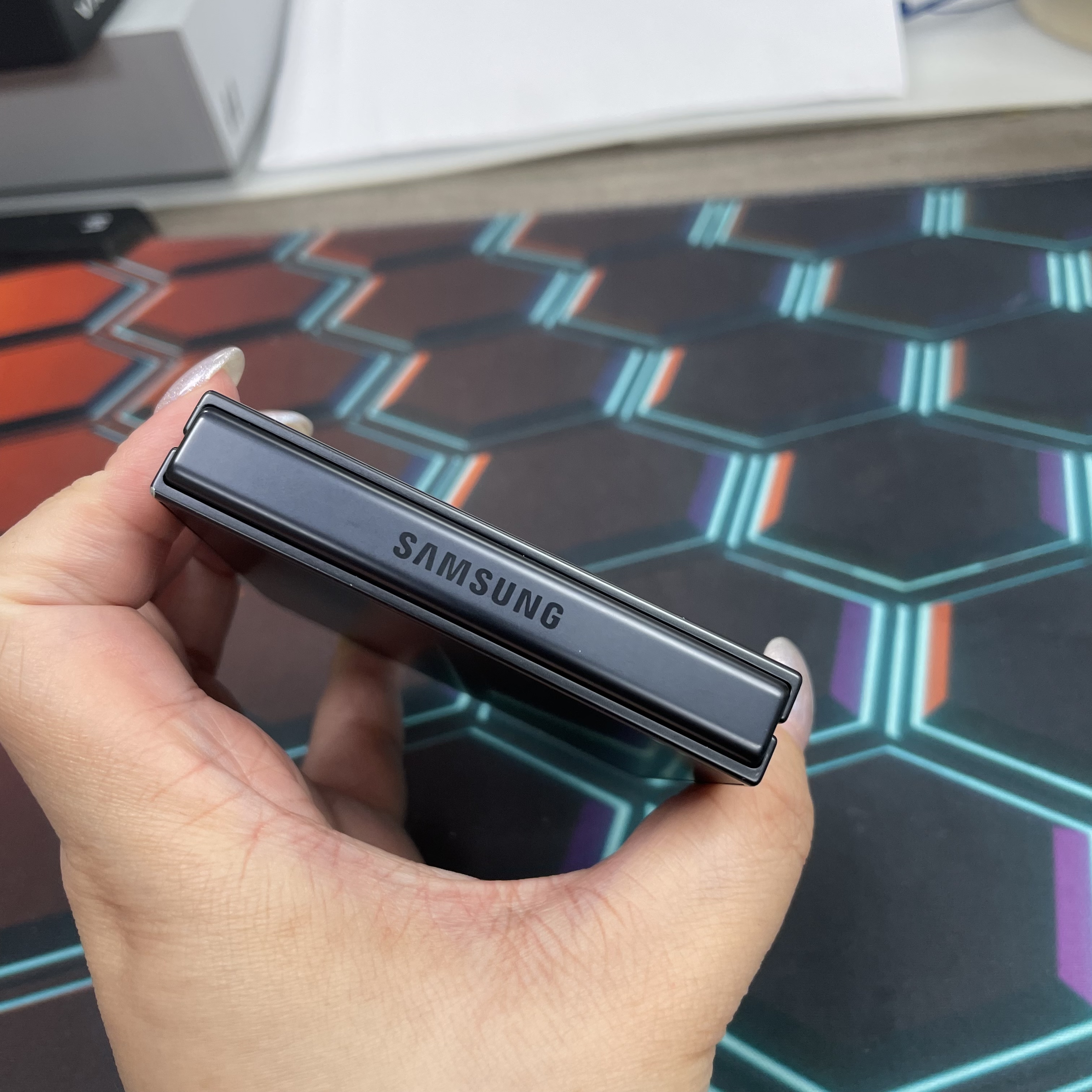 *6913 Galaxy Z Flip 7 勁靚機 12+256GB 黑色 black