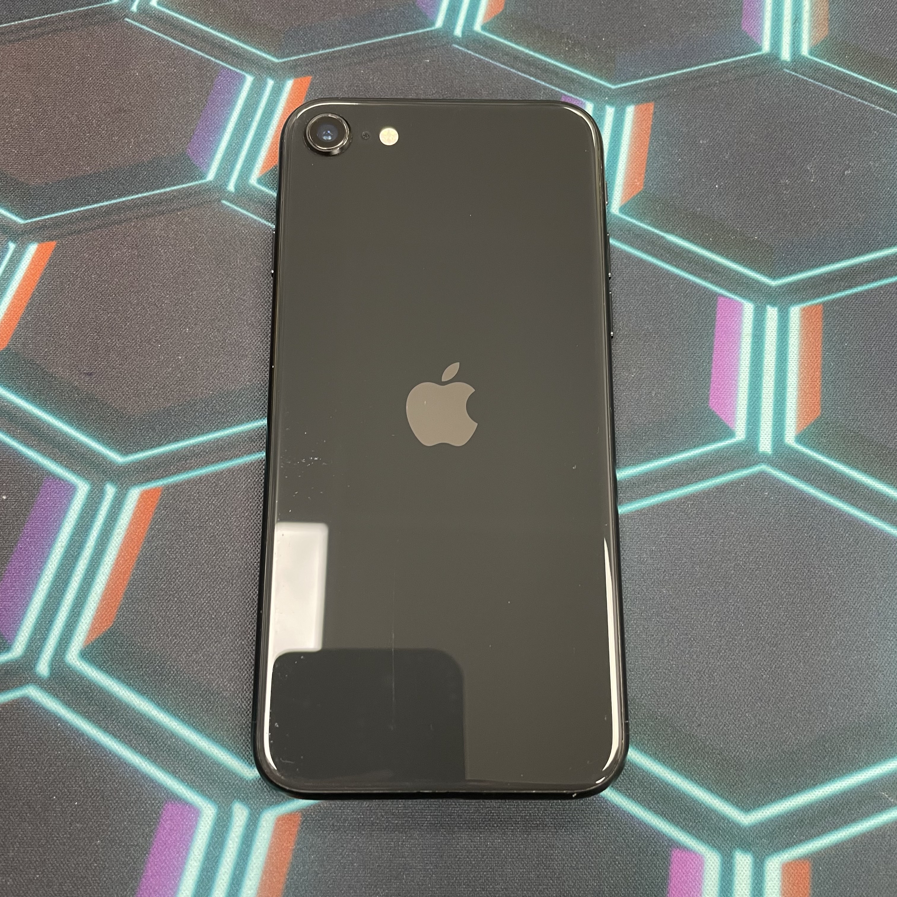 *7067 SE 2 勁靚機 128GB 電72 黑色 black