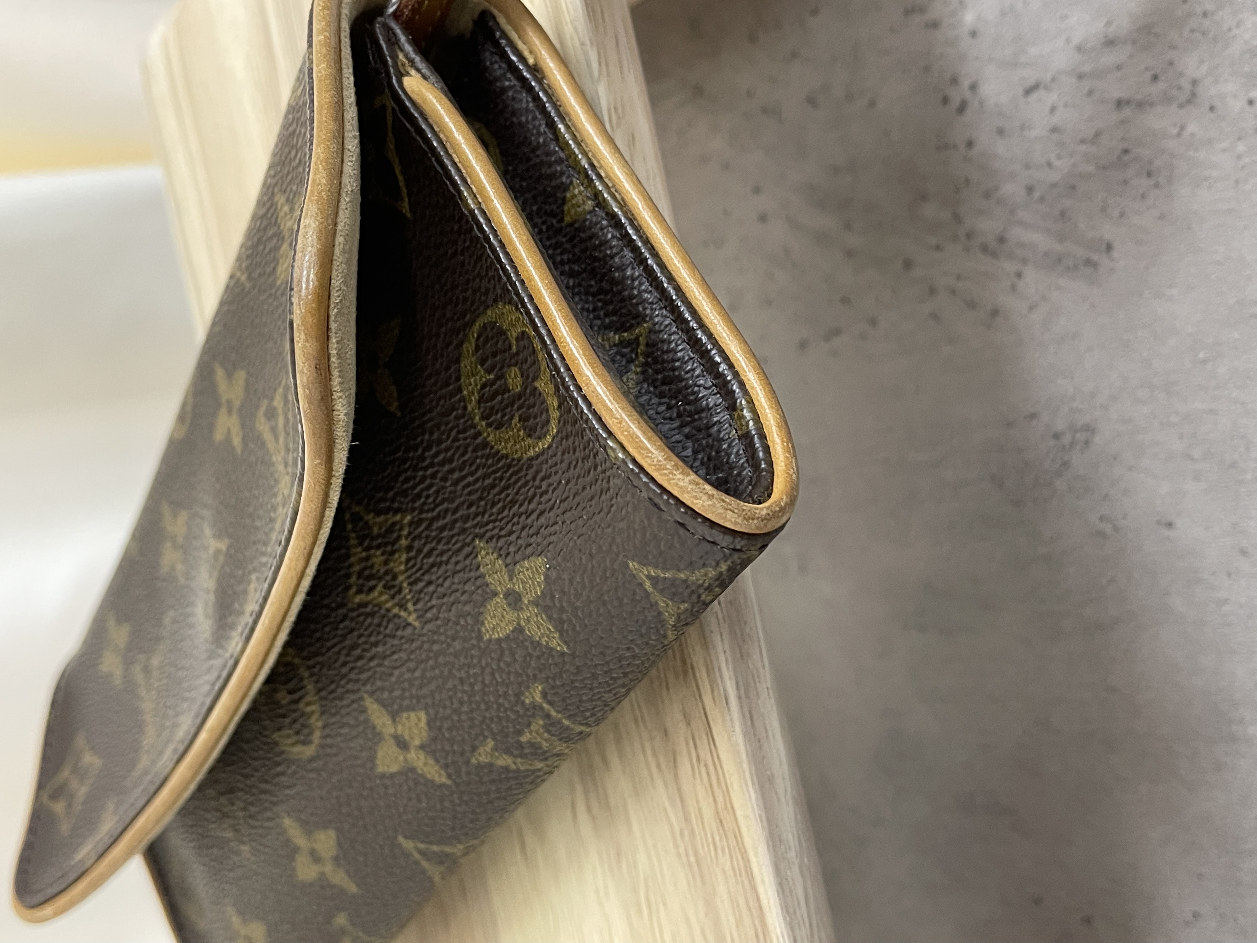 Pre-owned Louis Vuitton Monogram Pochette Twin PM/ Product Code: 26012508