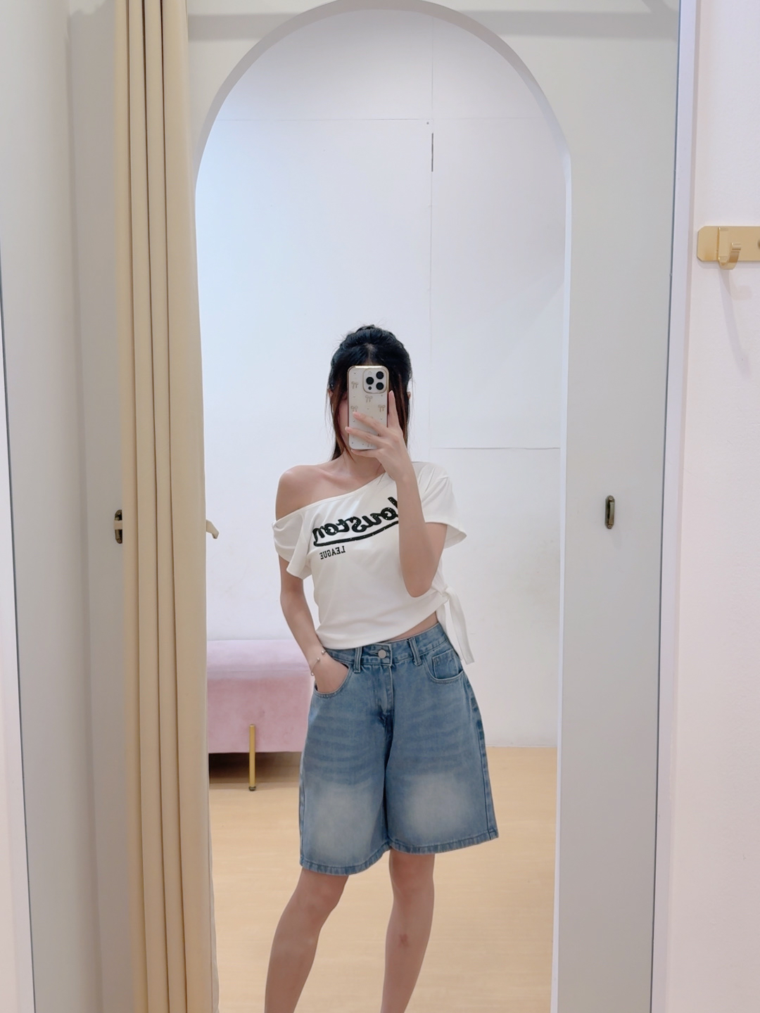 斜露肩字母绑带短上衣 R2912