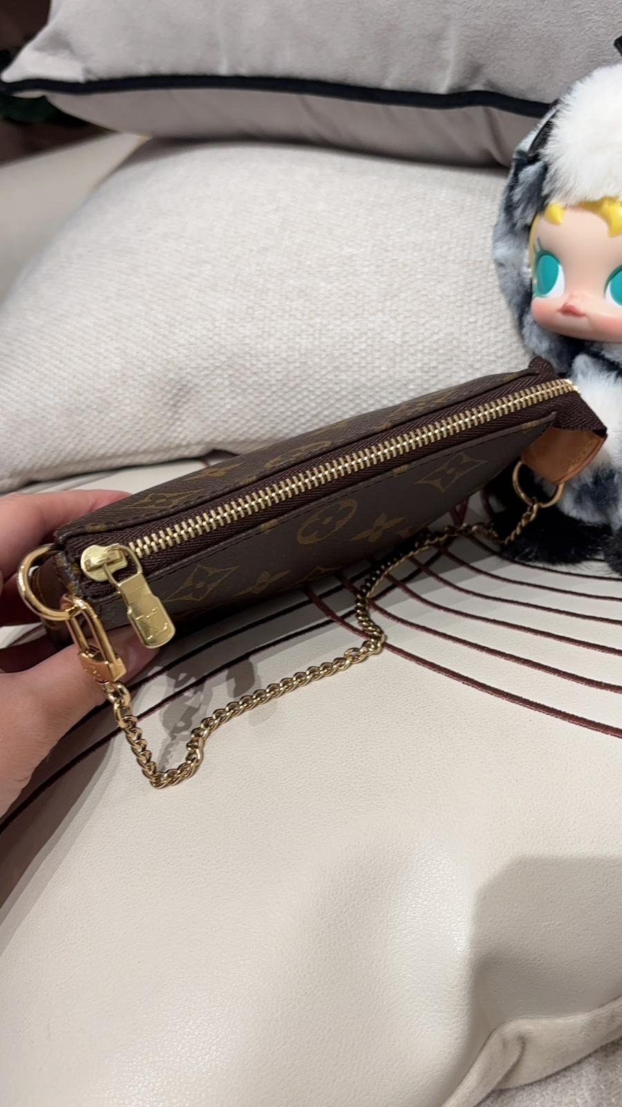 Lv mini pochette Monogram ,100%Authentic,95%New ✅Dust bag