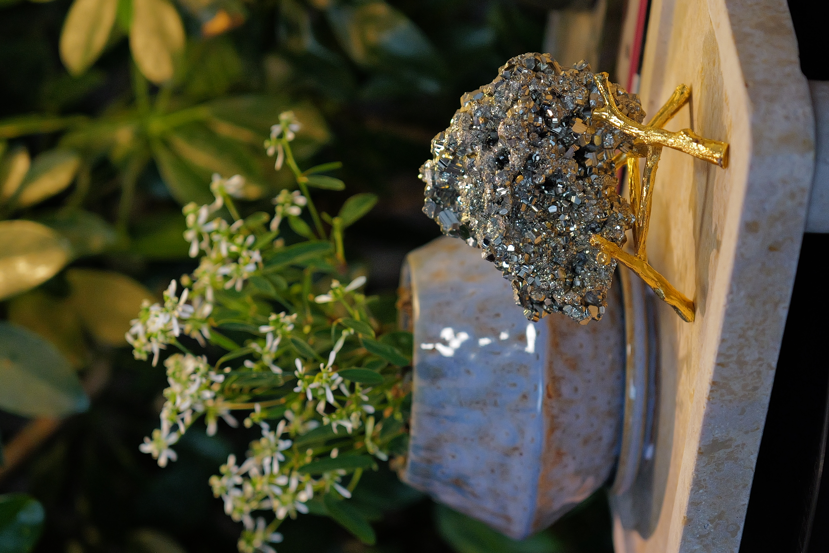  ༒9.7cm 黃鐵礦多面體共生方解石花原礦擺件༒ PY.A23CA6Gmat-RB5*11A6