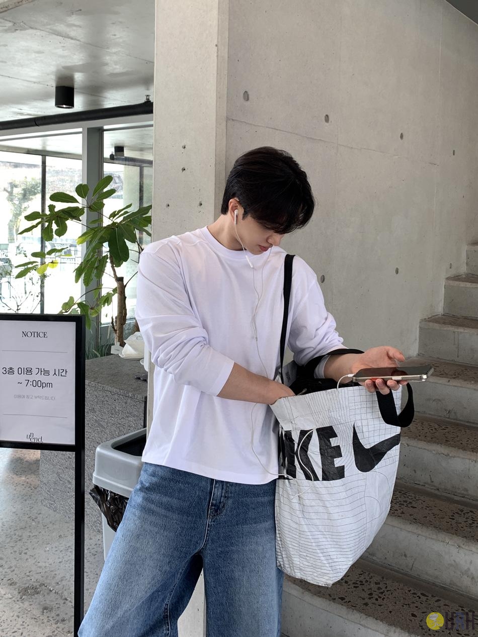 【100%保證韓國直送】高品質精梳棉修身比例半短版挺闊長袖 Tee 👕 [6 color] RL114861