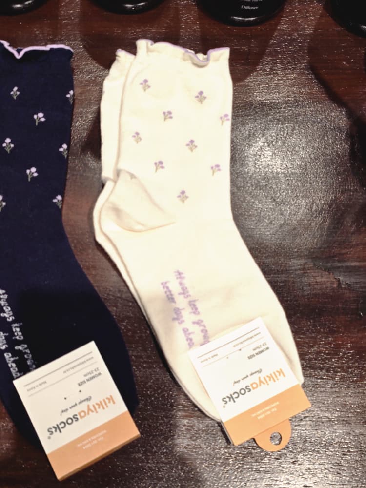 Kikiya High Socks Berry Bloom