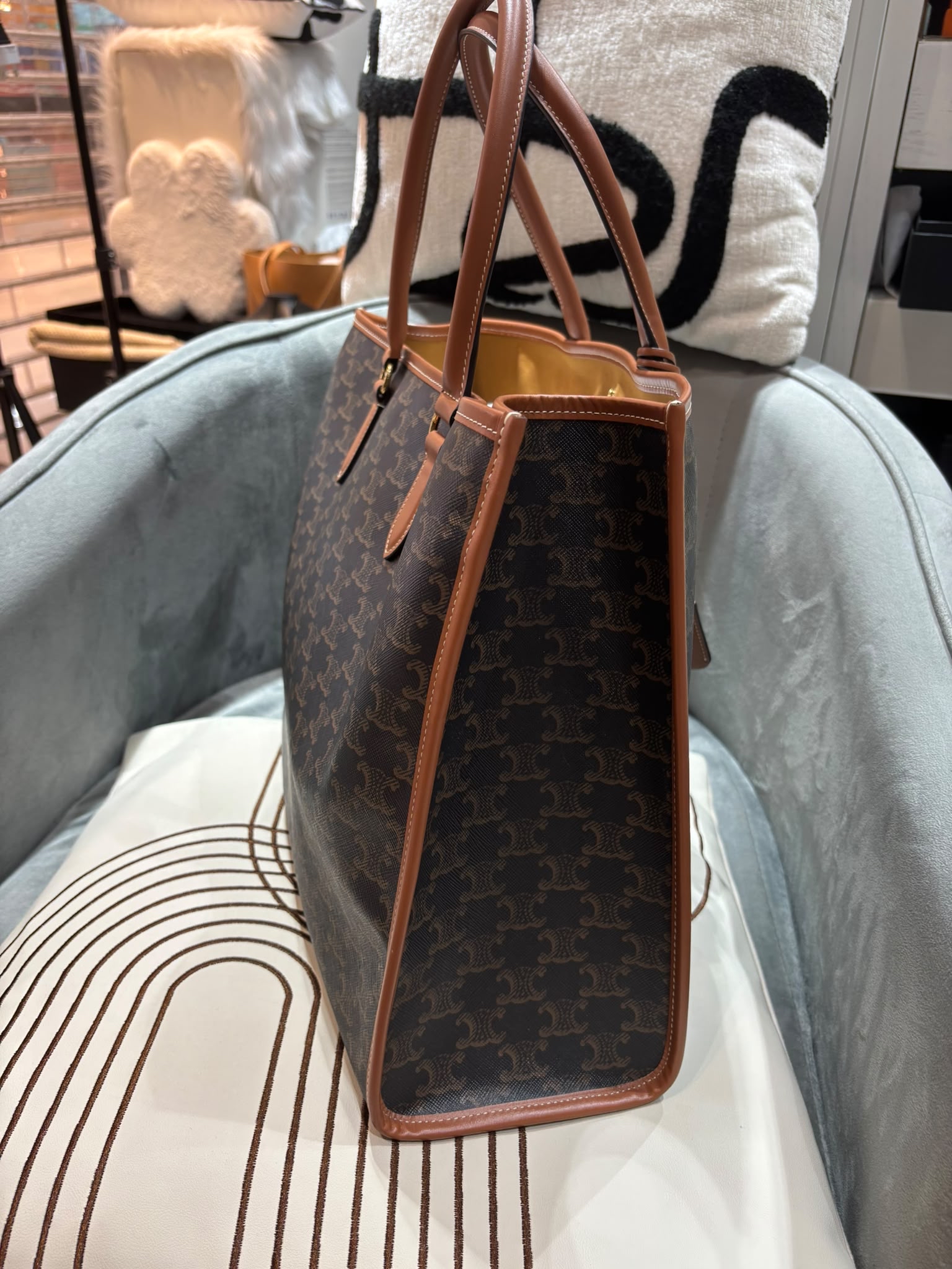 Celine Horizontal Cabas Tan tote bag 100%Authentic, 95%New ✅Dust bag