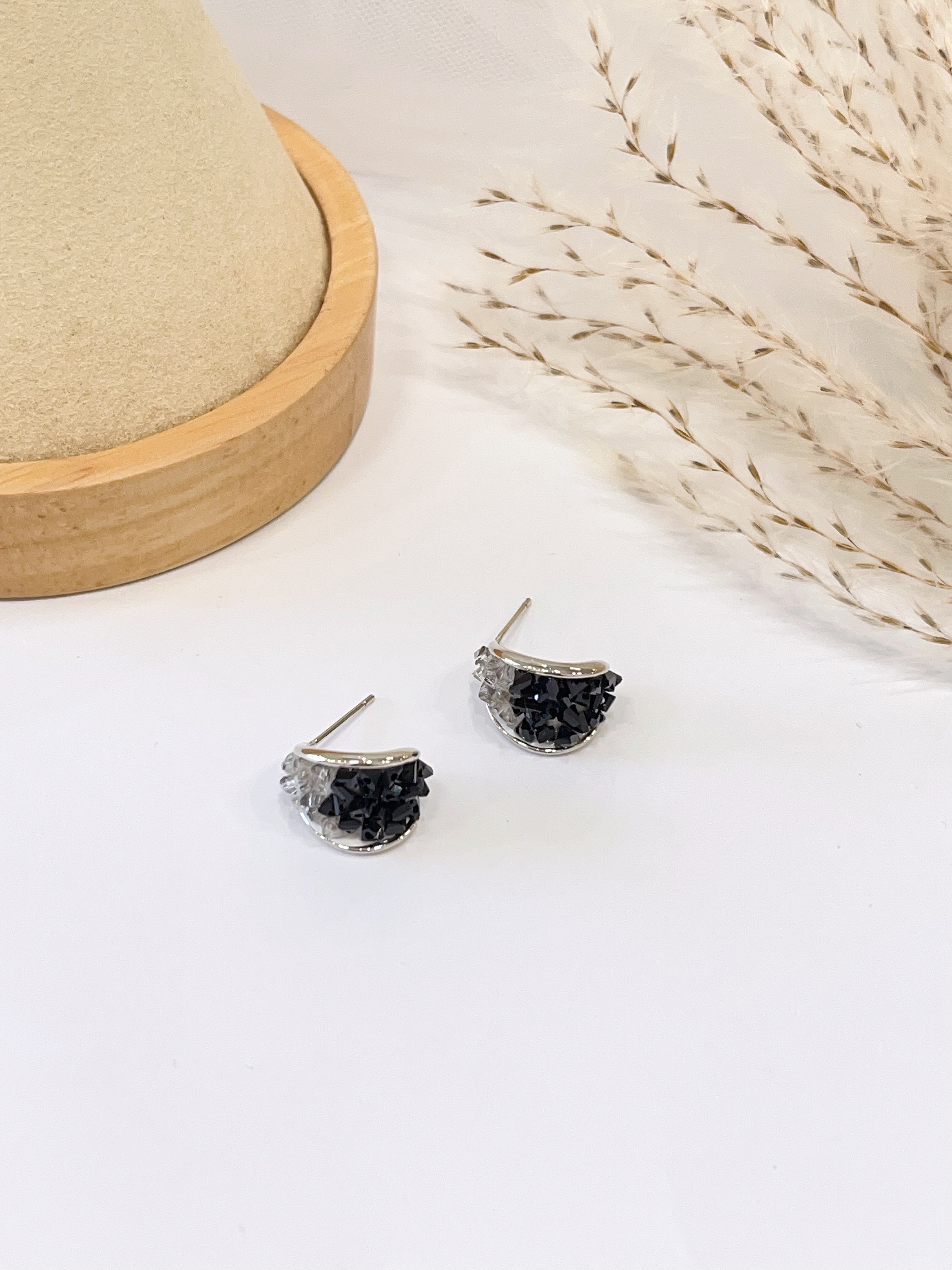 甜酷黑耀海高级感耳环