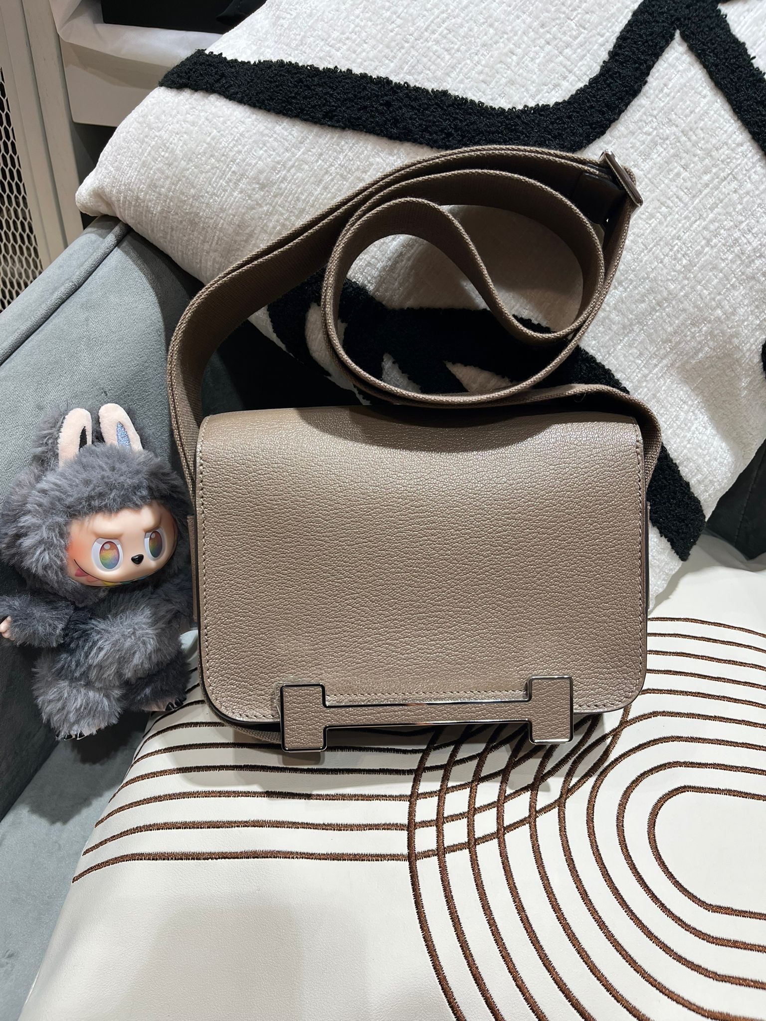 Hermes Geta Stamp B Etoupe 大象灰銀扣 100%Authentic, 98%New ✅Dust bag ✅Box