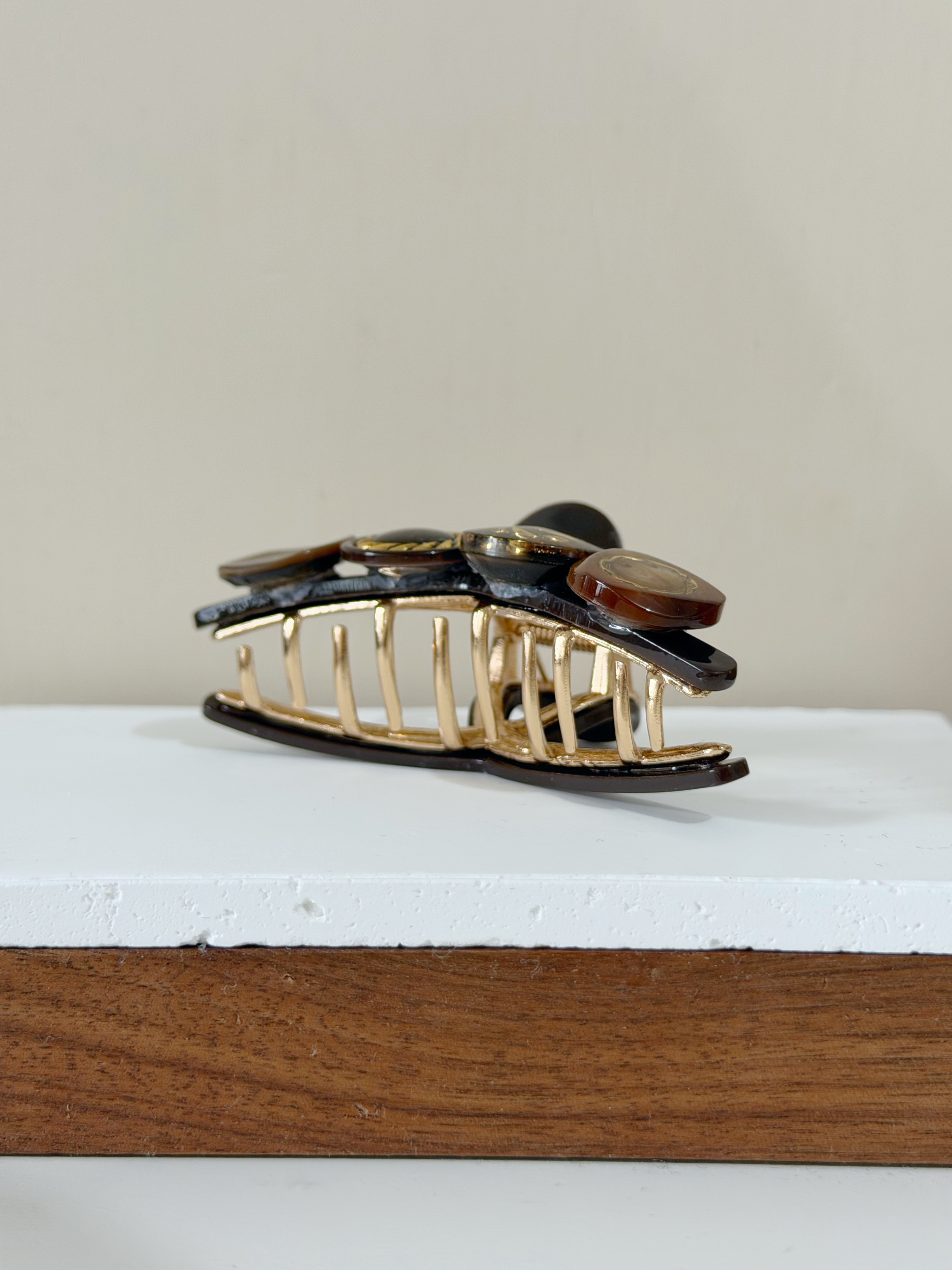 Vintage 鈕扣鯊魚髮夾 8cm 長 / 深可可色