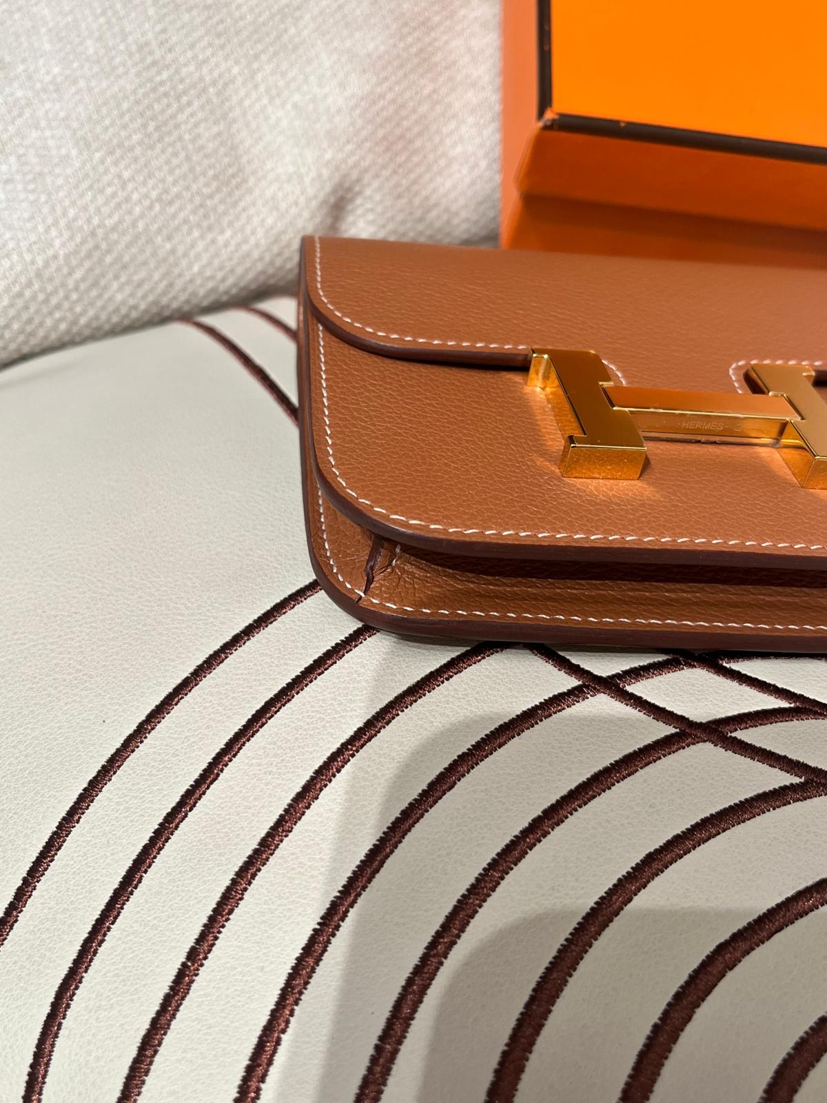 未使用品 Hermes Constance Slim Wallet Stamp Z Gold/Gold 100%Authentic, Unused未使用品✅收據✅Box