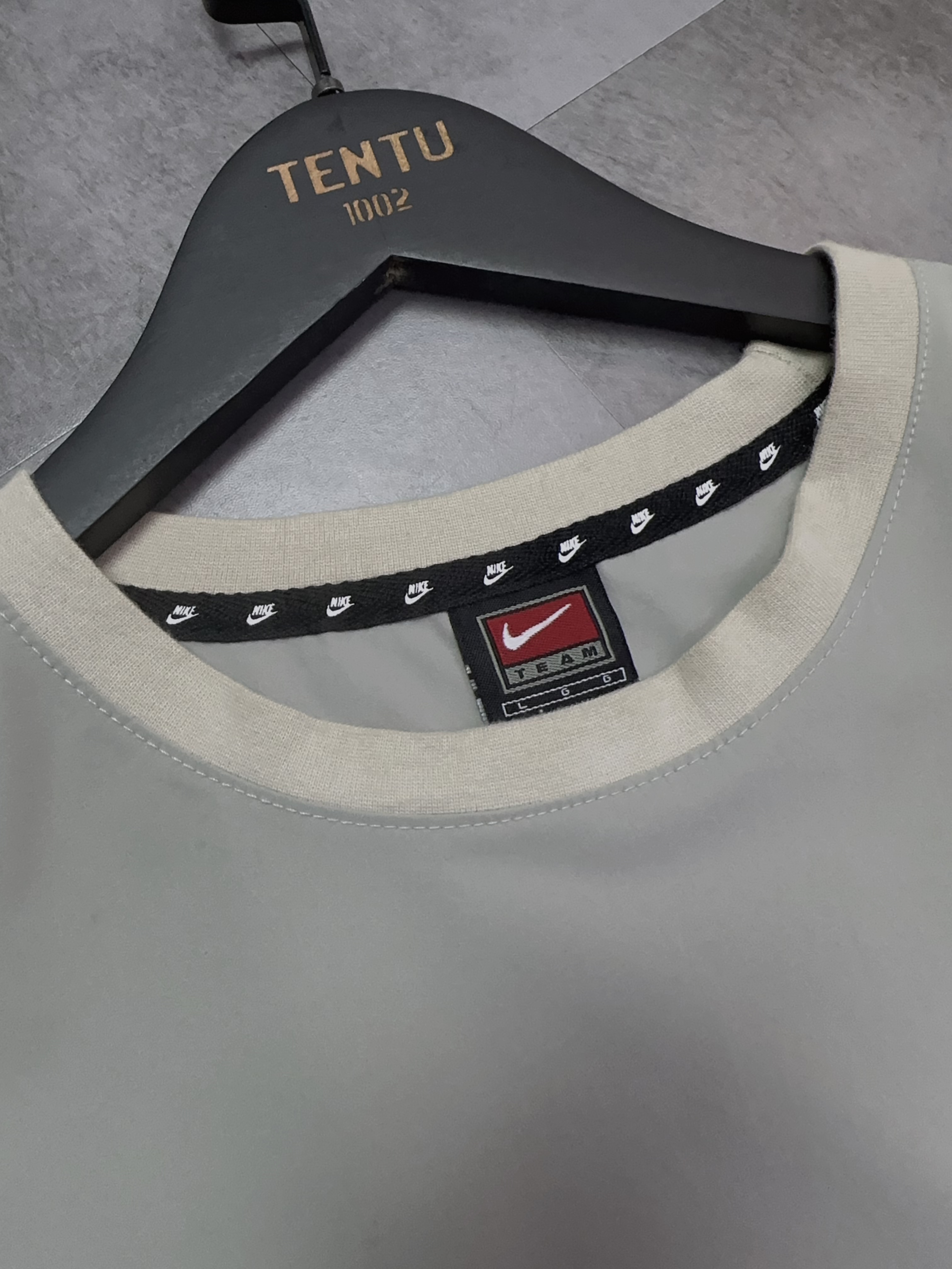 Nike Jersey - L