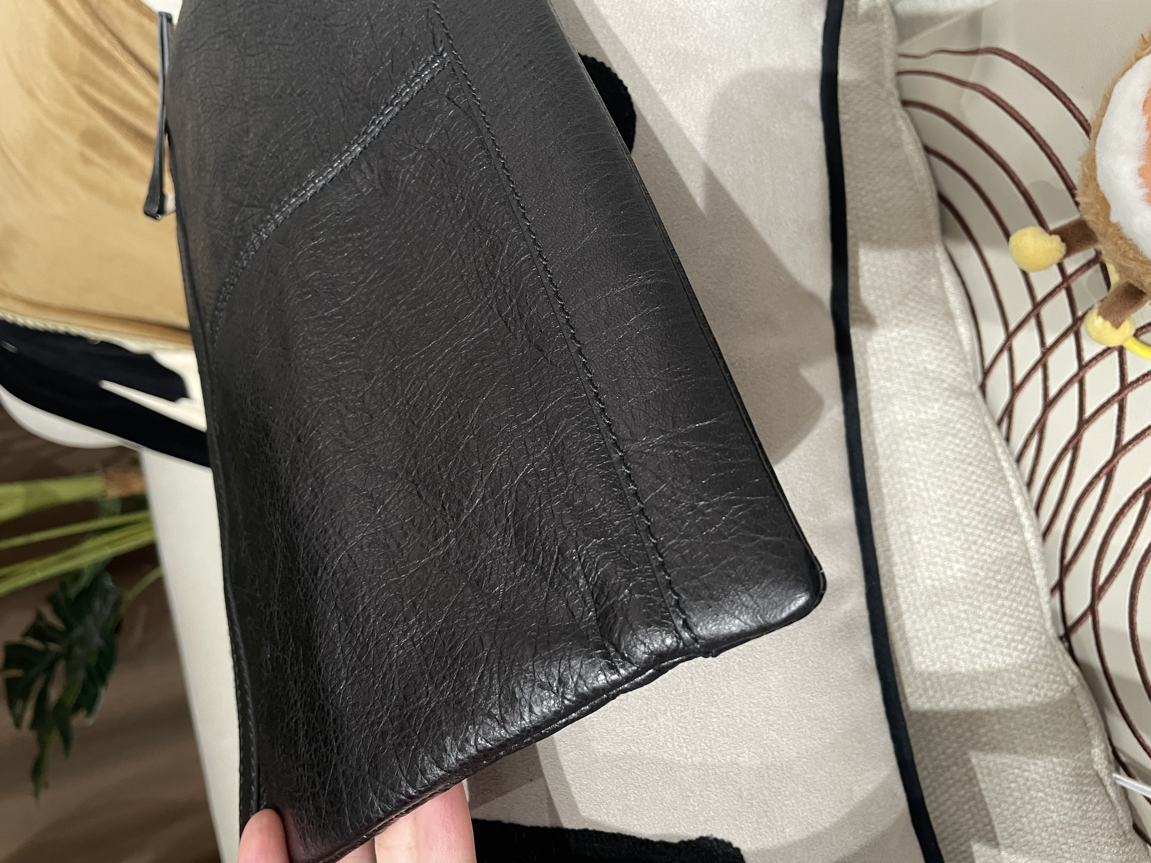 Balenciaga clutch bag 黑色銀扣100%Authentic,98%new✅tap booklet