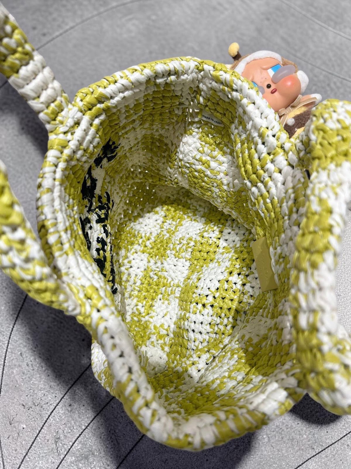 Prada Raffia bag 100%Authentic, 98%new ✅dust bag