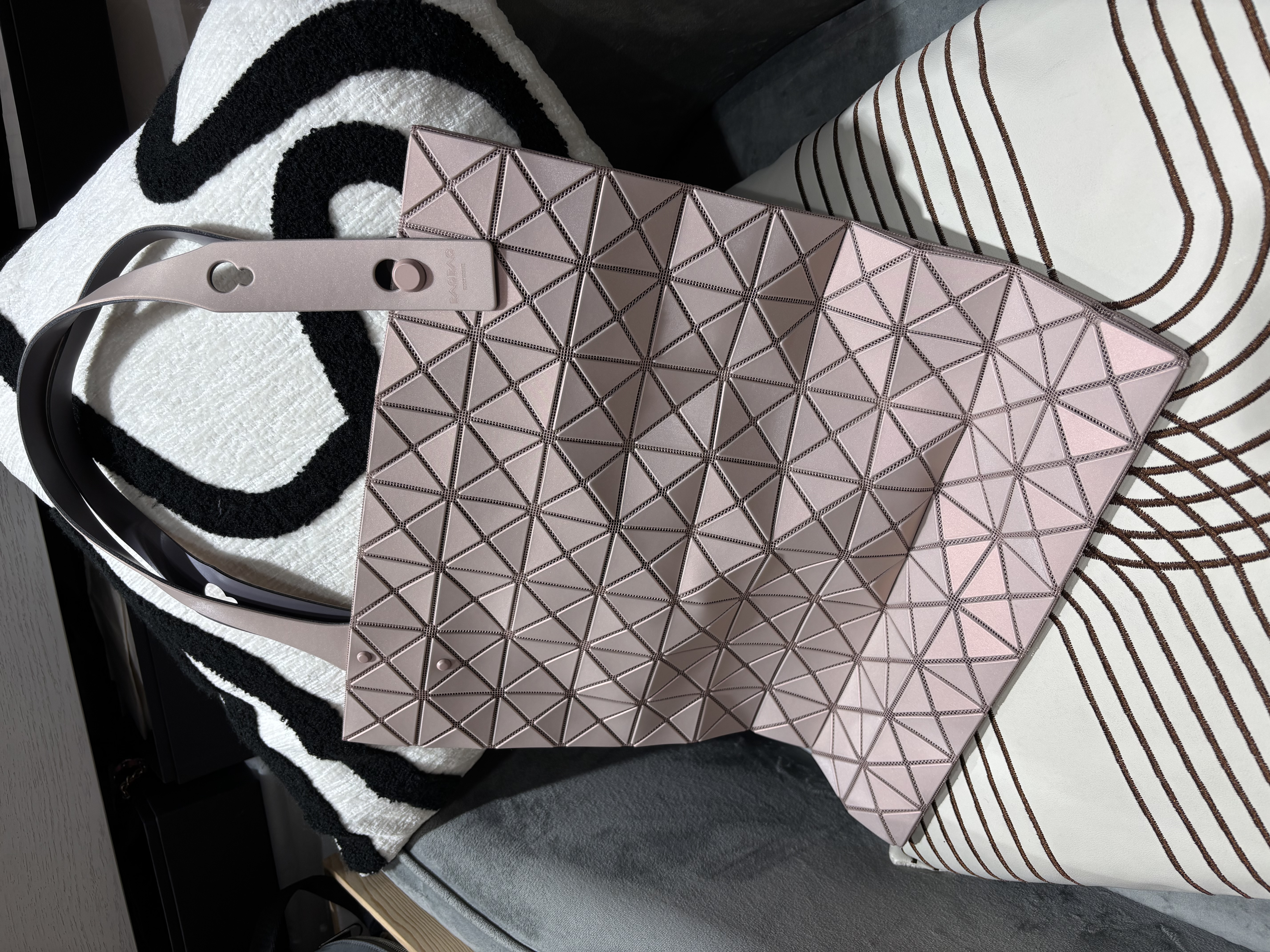 Issey Miyake Bao Bao Tote Bag 100%Authentic, 98%New ✅Dust bag