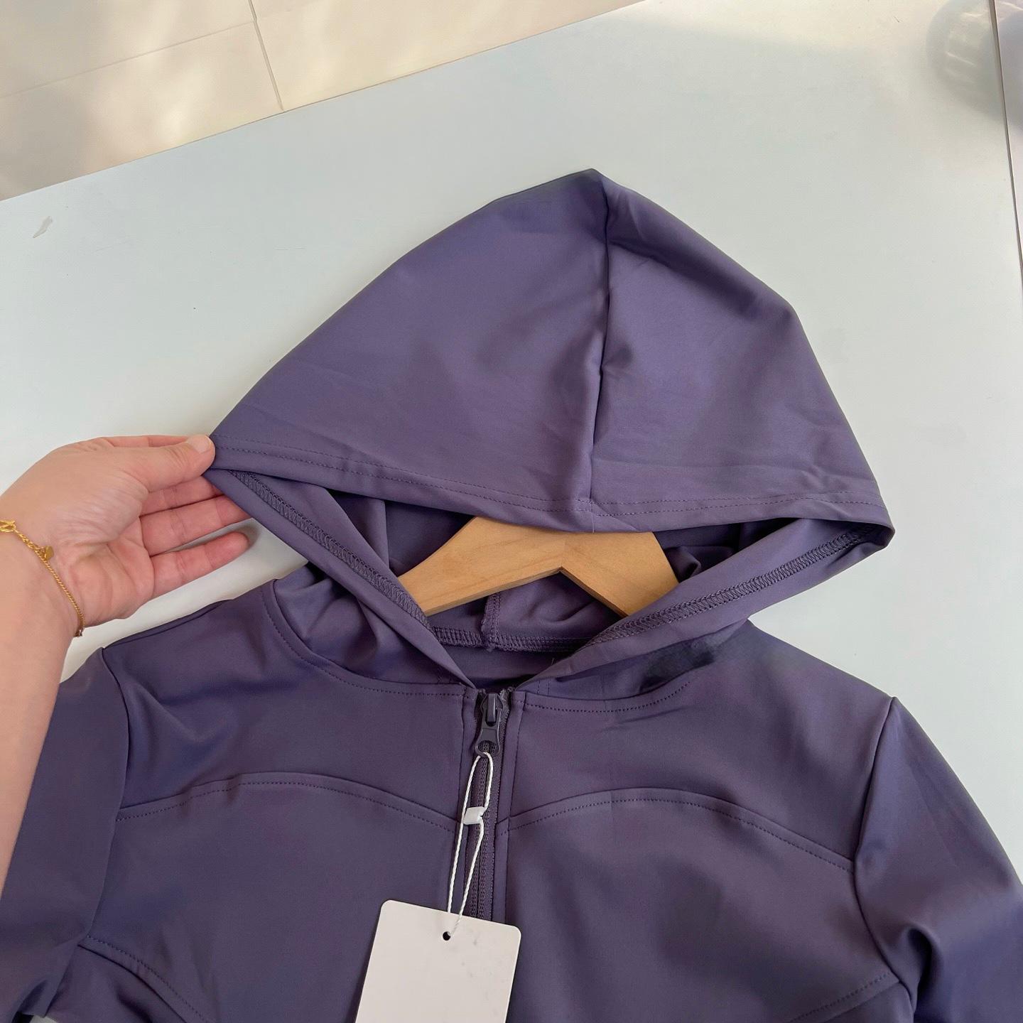 $99件。2件起$88件,lulu高彈修身瑜珈外套