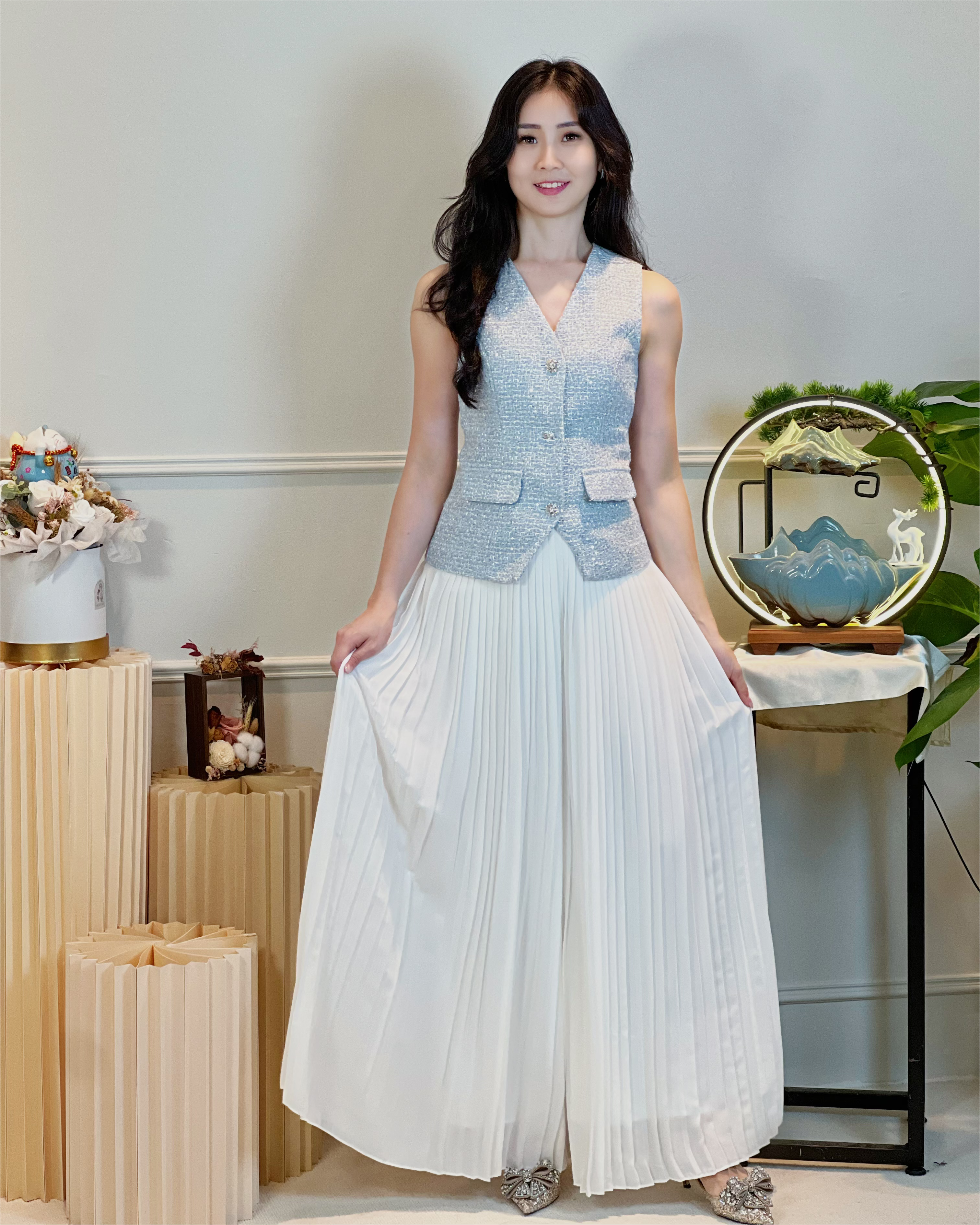 5094 Parisian Chic Sleeveless Top