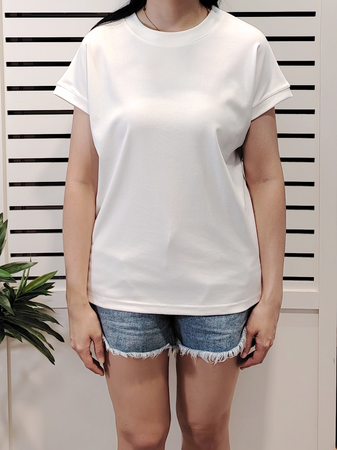 M5073 Over Shoulder Tee