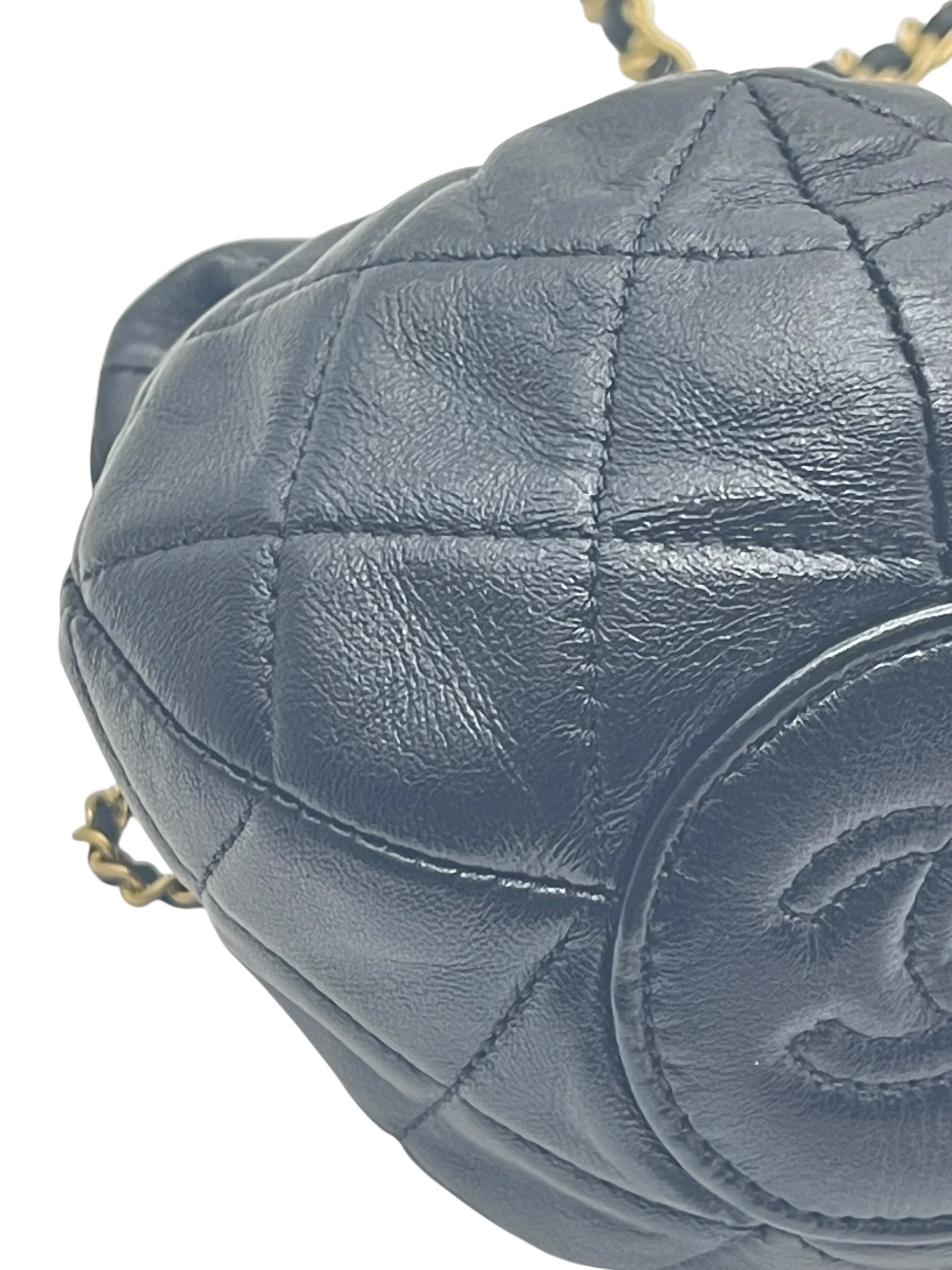 Pre-Owned CHANEL Drawstring CC Round Bucket Clutch with Chain Quilted Mini / Product Code: 26061101