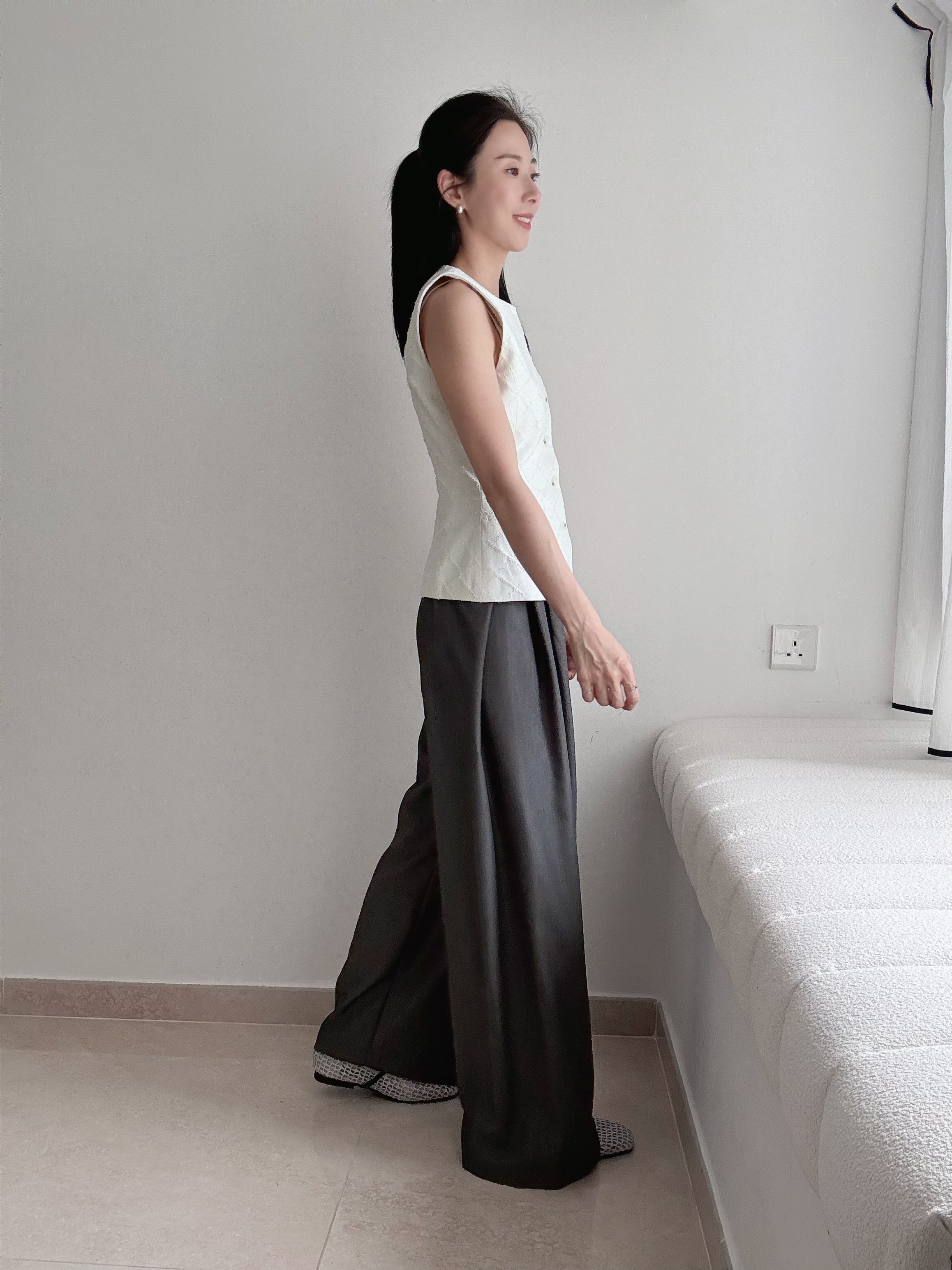 MARGOT Elegant Diamond Vest