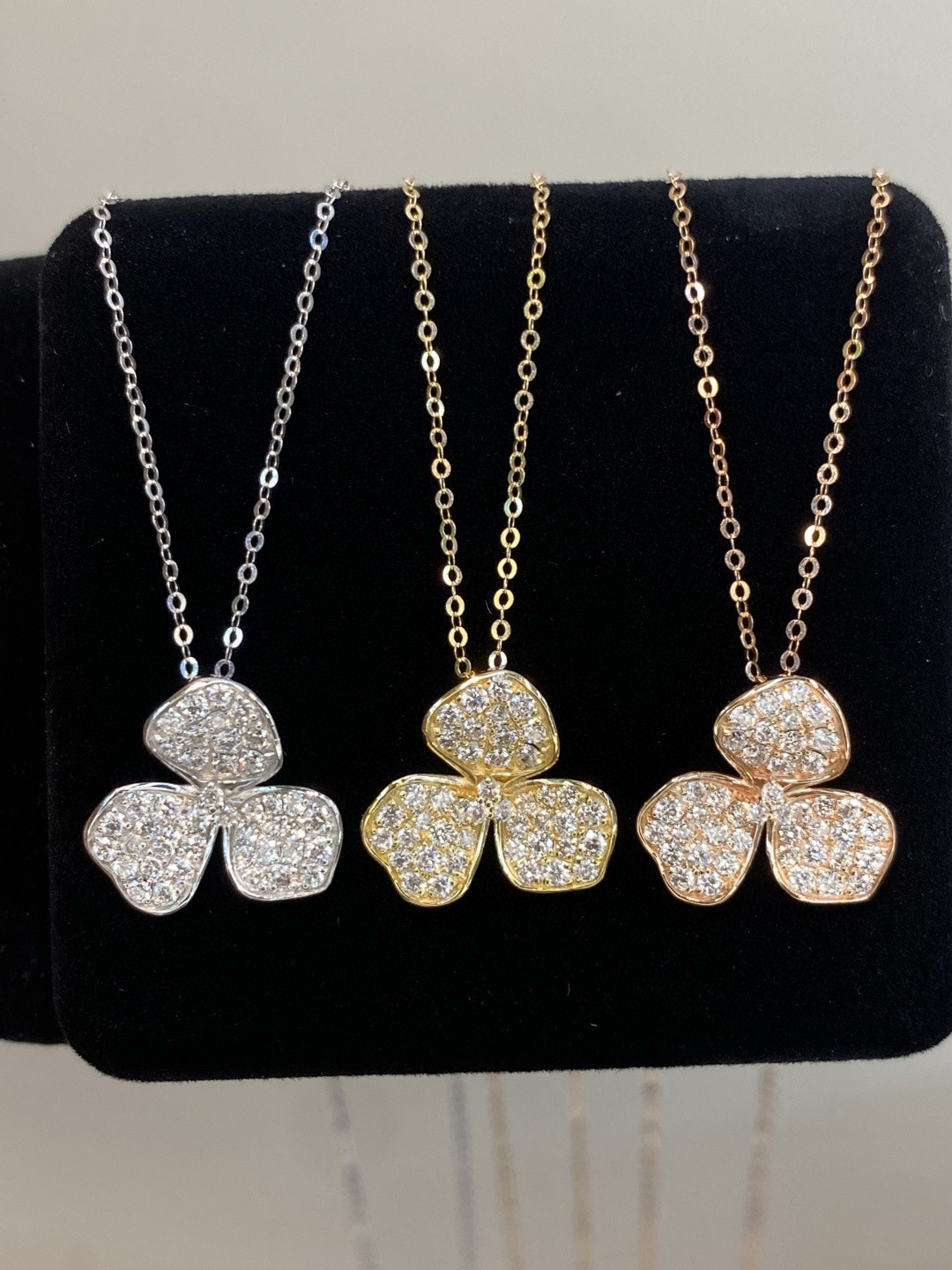 18K Diamond Necklace 