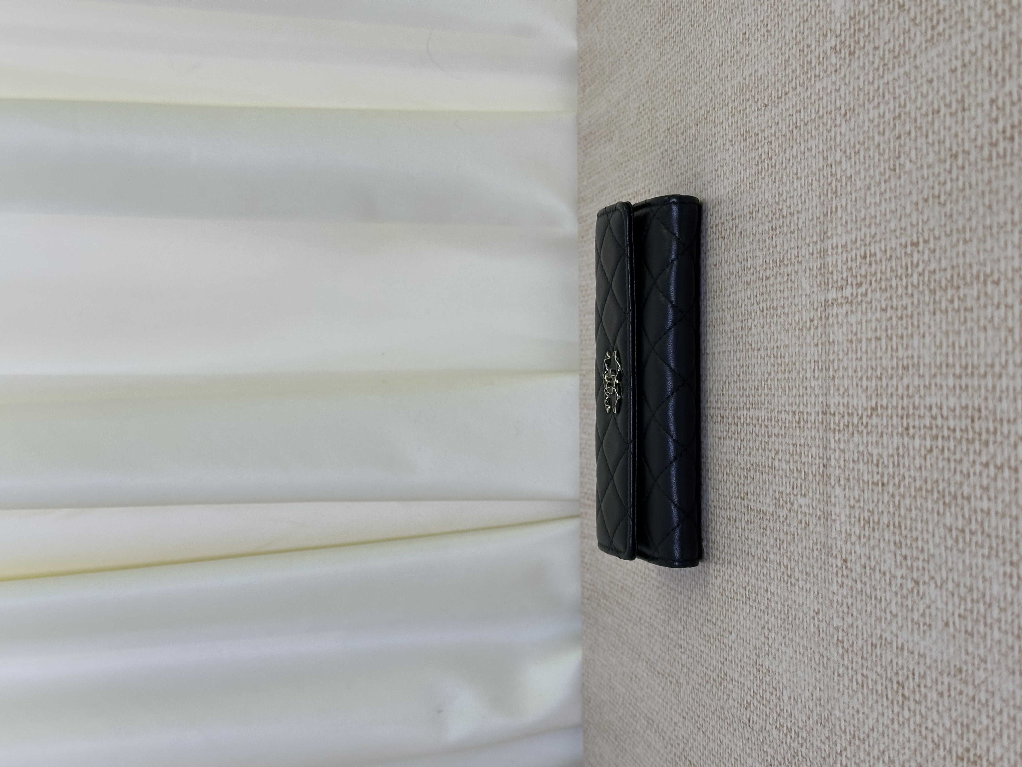 Pre owned Chanel black quilted flap wallet / Product Code: 26031024