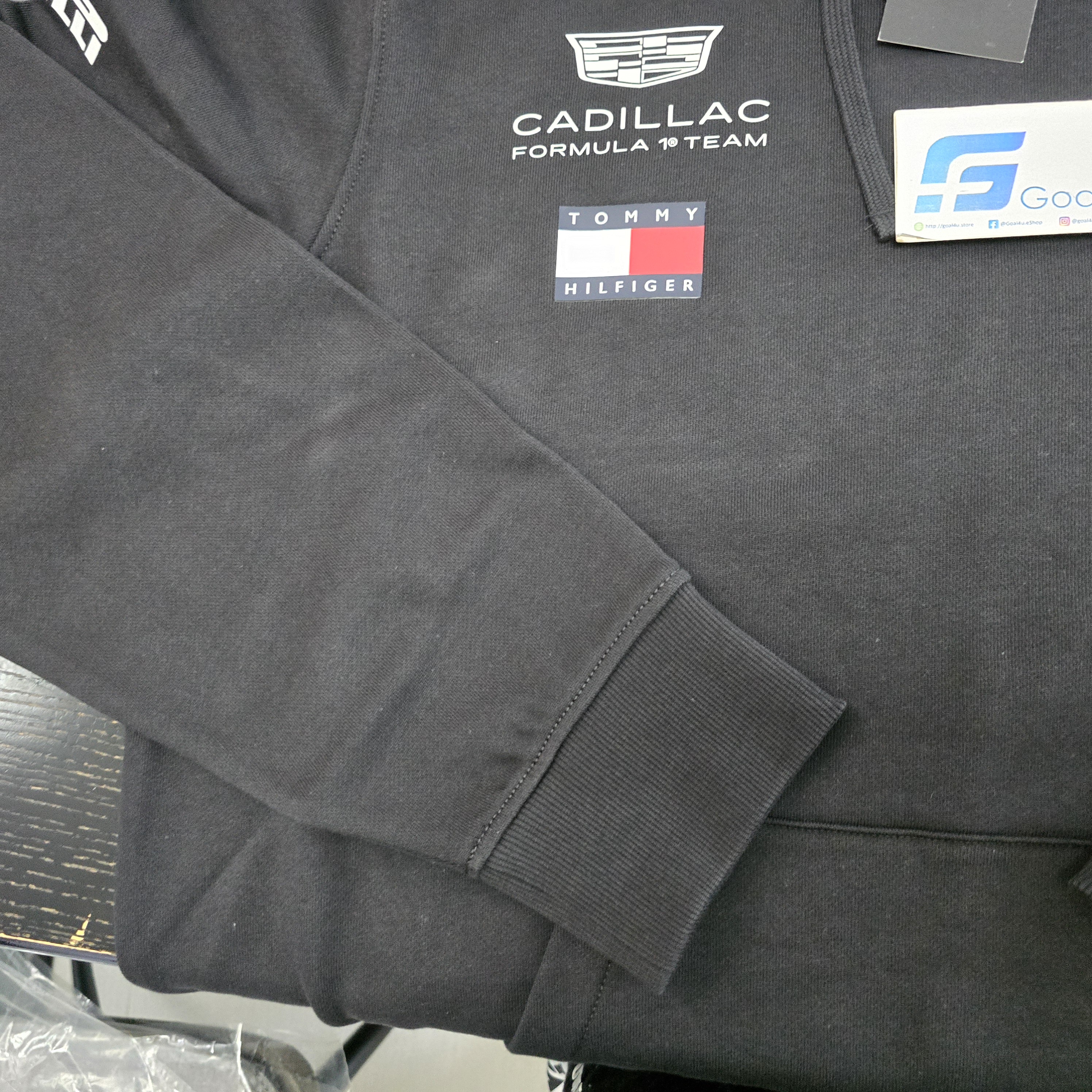 TH x Cadillac F1 Team 凱迪拉克車隊 2026 黑色 Team Hoodie MN0MN00106BDS