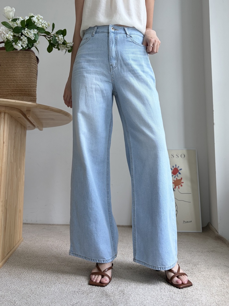 [極薄!!] Airy Light Wash Jeans