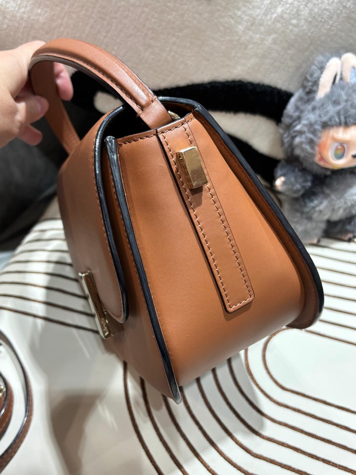 Valextra iside 2way bag Tan,100%Authentic,90%new 