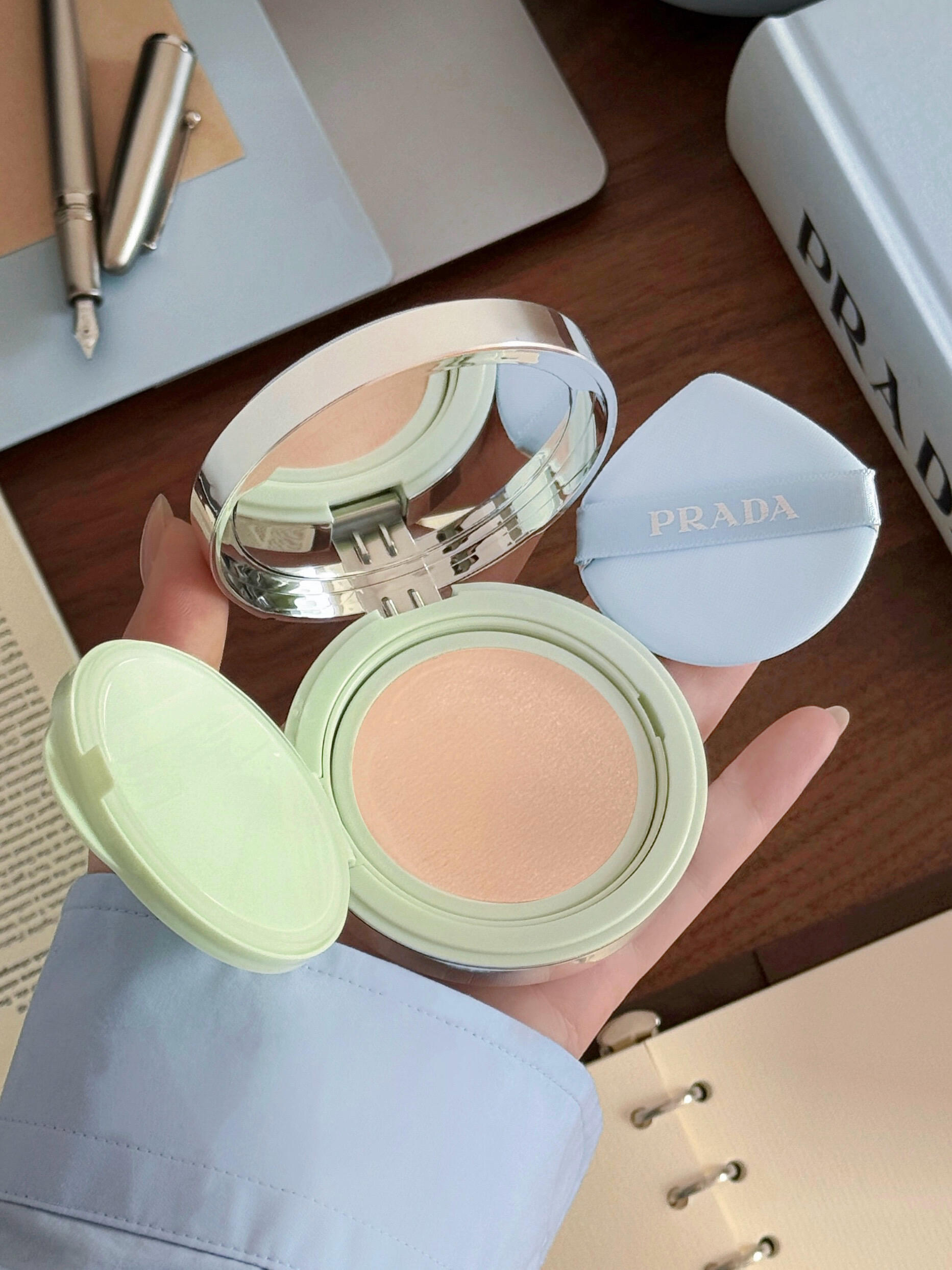 限定淺藍🩵🙌 Prada Mesh Cushion 原光新肌氣墊粉底