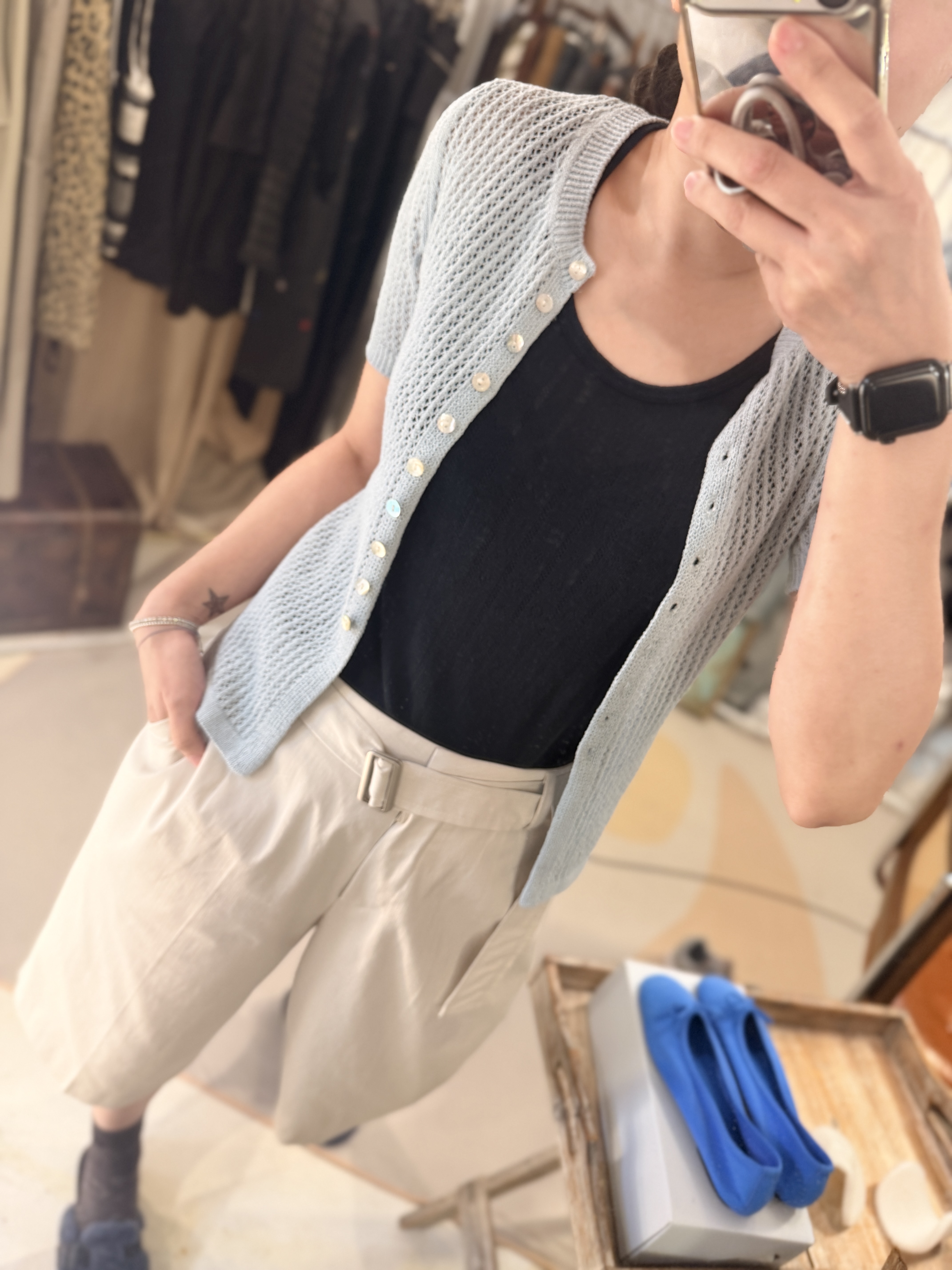 Shorts sleeve cardigan