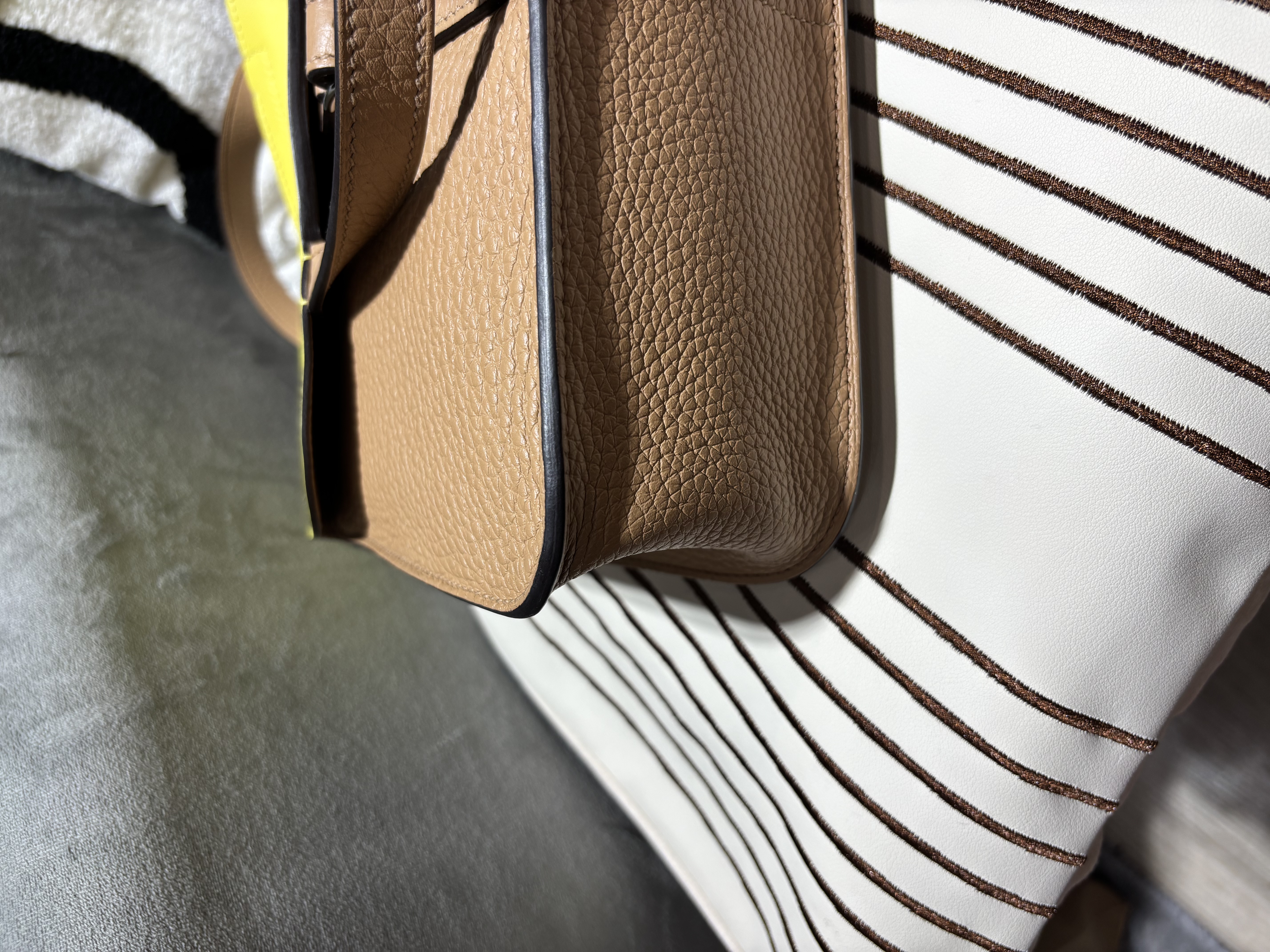 Hermes Halzan 25 Stamp U 奶茶色 100%Authentic, 95%New✅收據✅Dust bag 