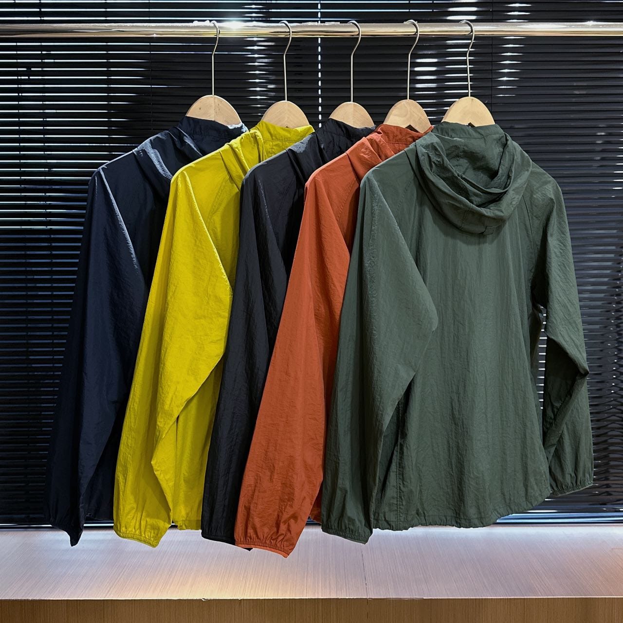 Mont-bell 男女款輕量防曬外套