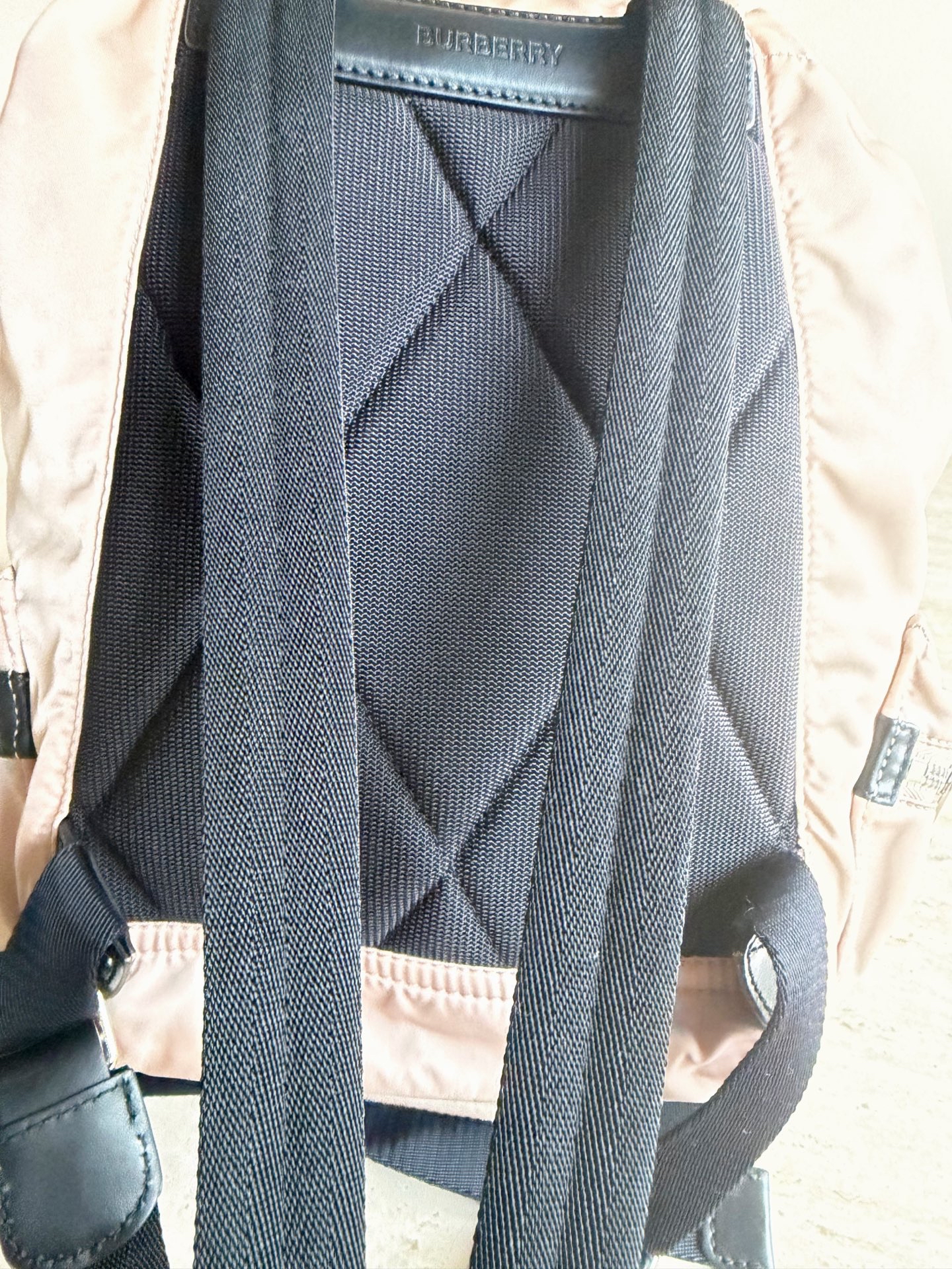 【預訂貨品】Burberry粉色尼龍拼皮書包