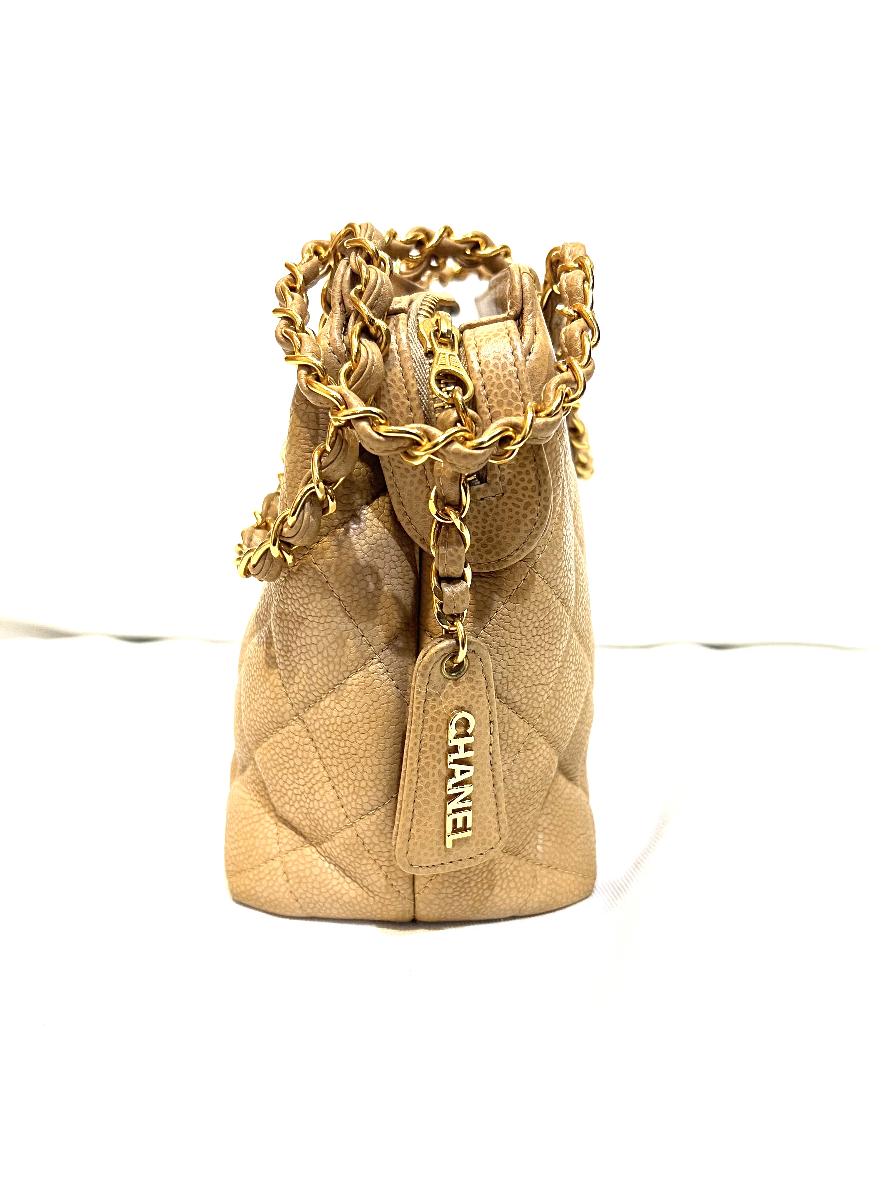 Pre-Owned Chanel Petite Shopping Tote / Product Code: 26041116