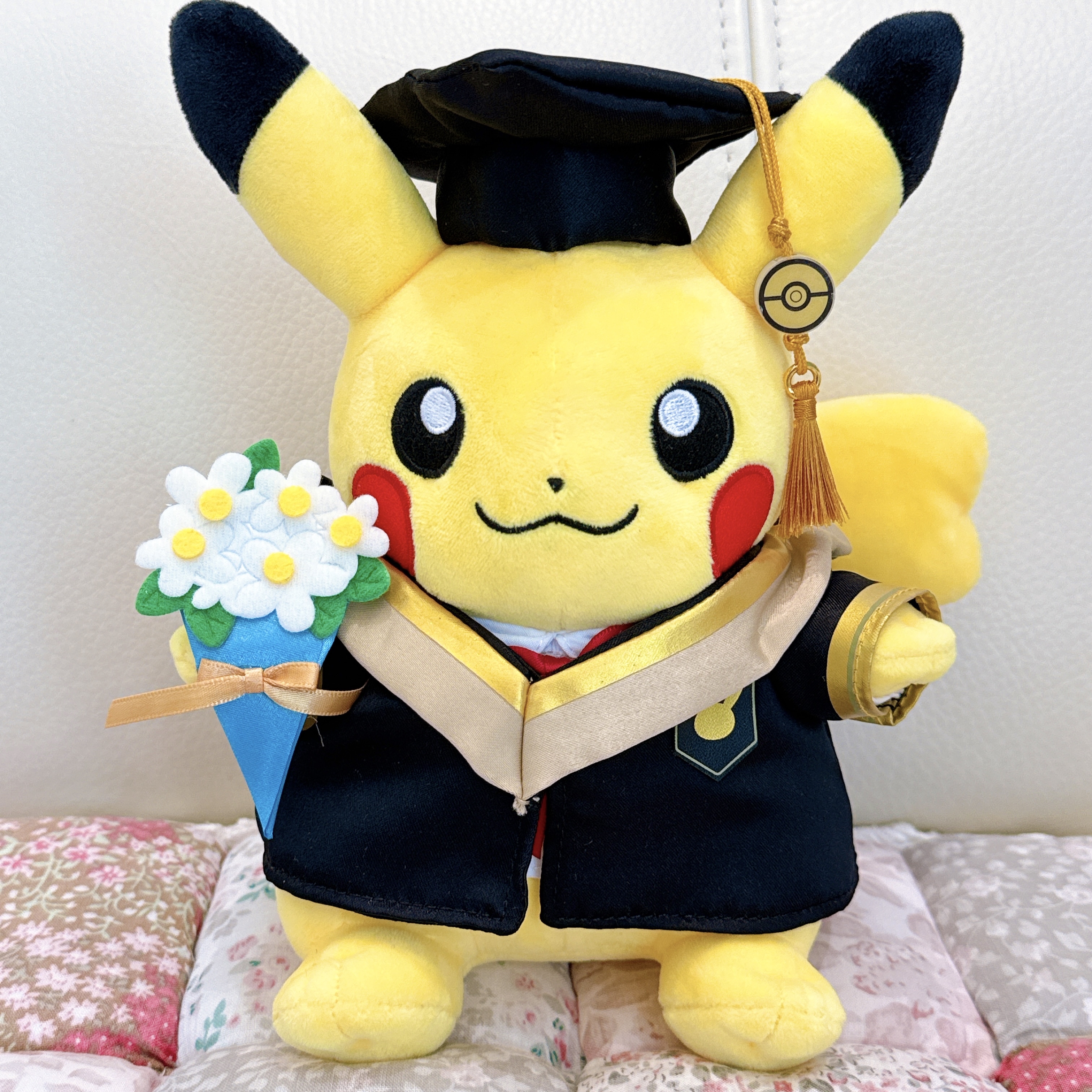 上海Pokemon Center限定比卡超畢業公仔/掛飾