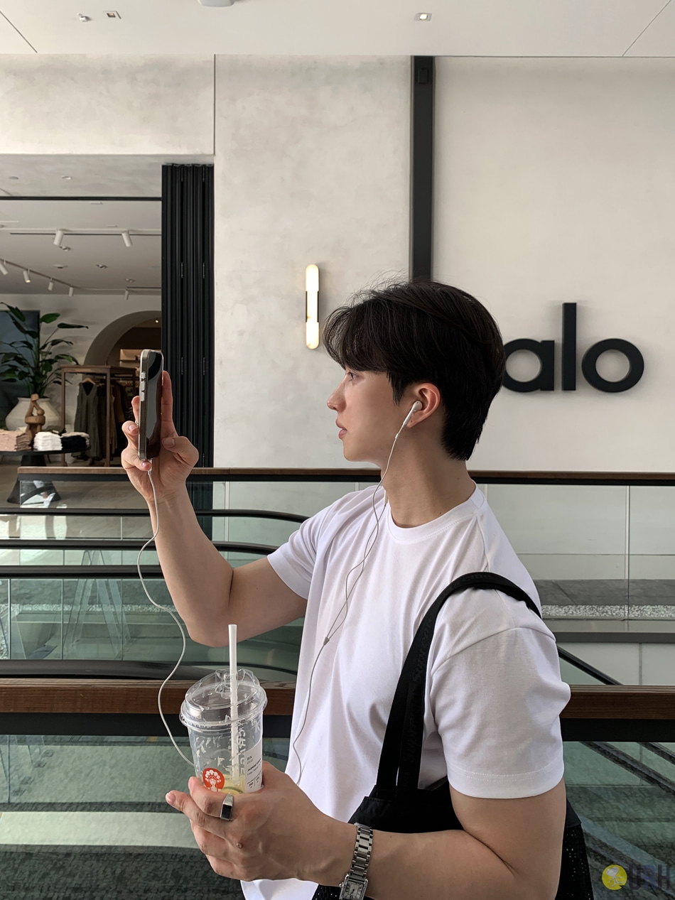 【100%保證韓國直送】夏季機能涼感爽滑面料修身比例半短版寬鬆短袖 Tee 👕 [10 color] RL114907