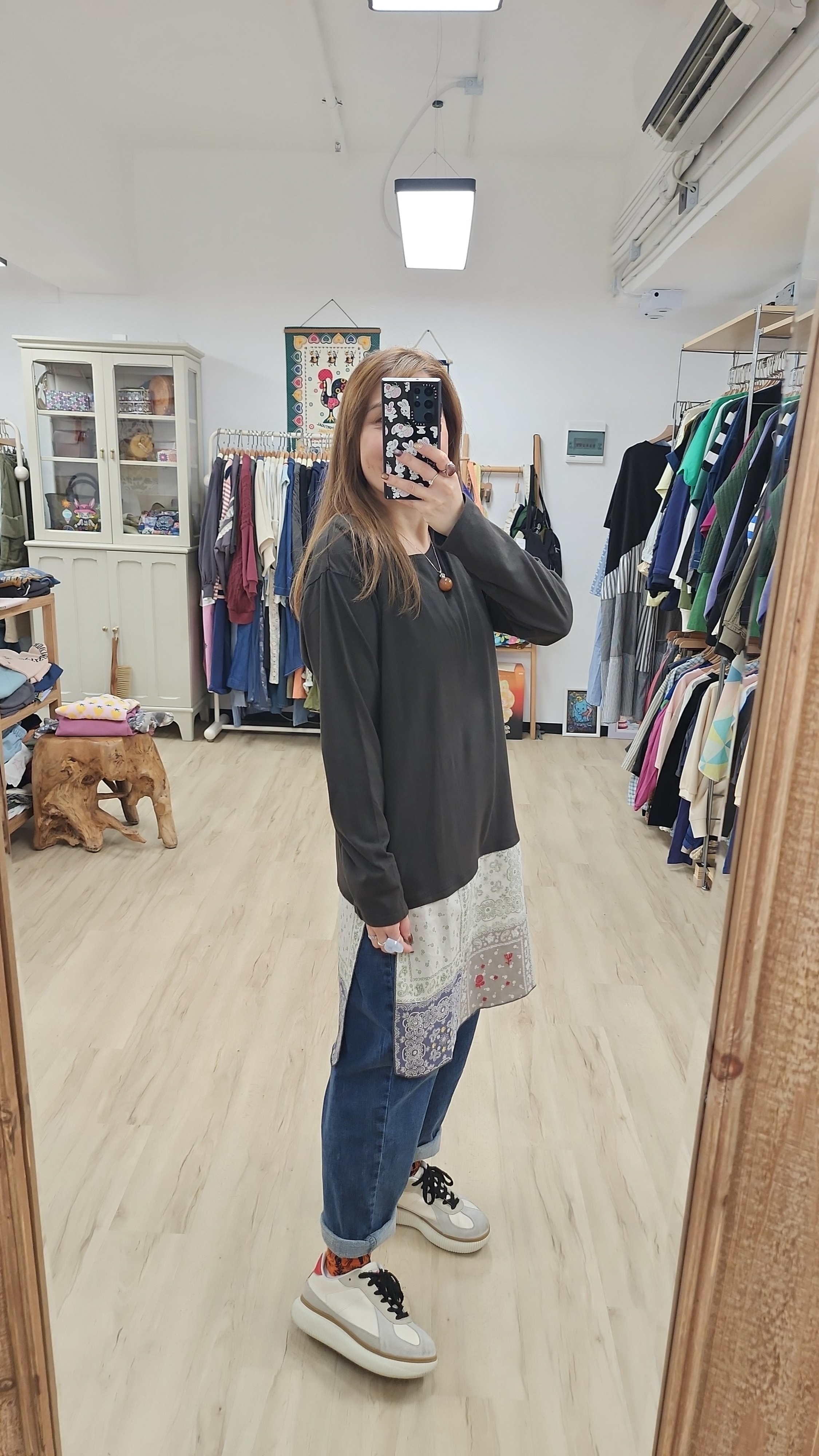 日牌炭灰拼腰果花布中長裙