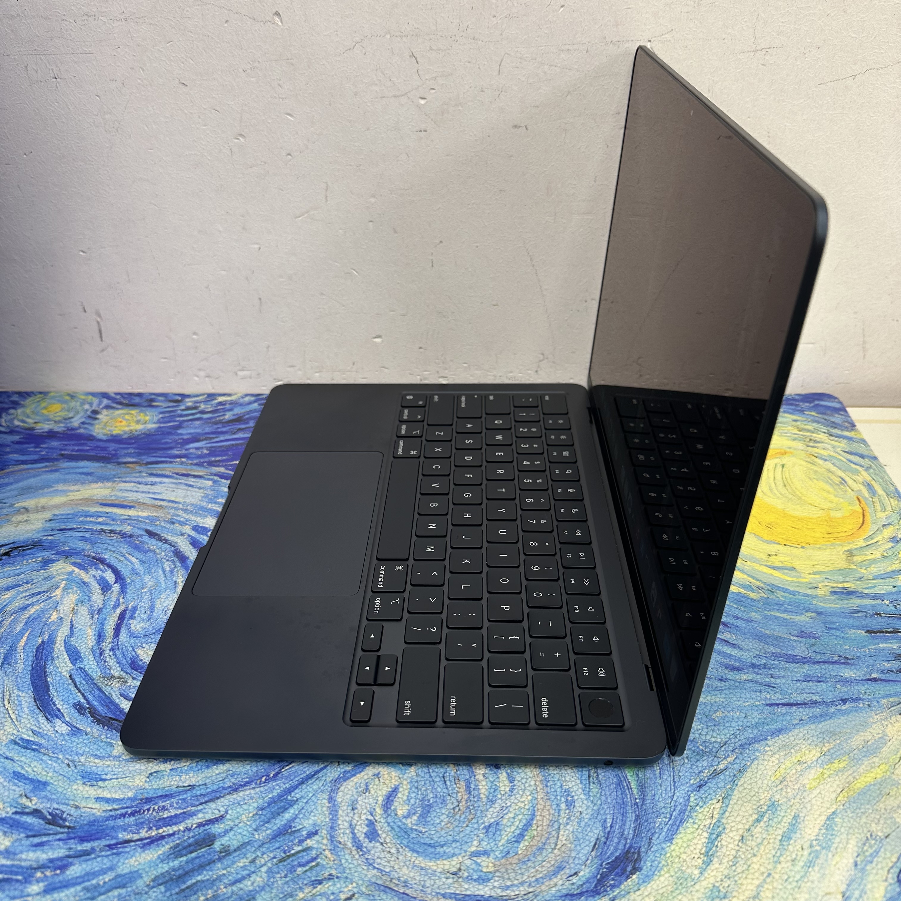 #5666 （深藍色🔥MacBook M2 Air )APPLE  MacBook Air M2 2023 M2 CPU/8GB Ram/256GB SSD/8核心GPU/Liquid Retina Mon/13.6吋/ 藍色/ Gaming Laptop / Notebook/ PC / Laptop / MacbookAir / MacBook Pro / MacBookPro /